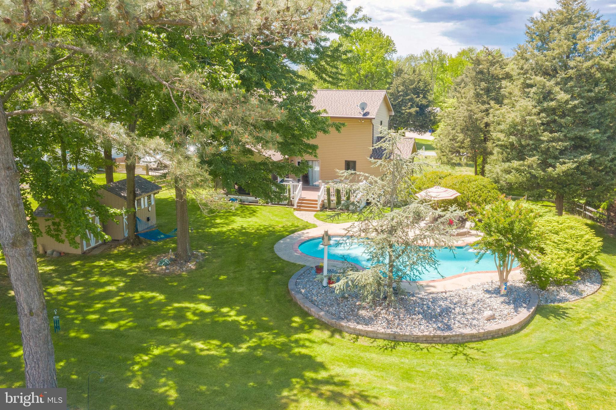 QUEEN ANNE COLONY - Residential