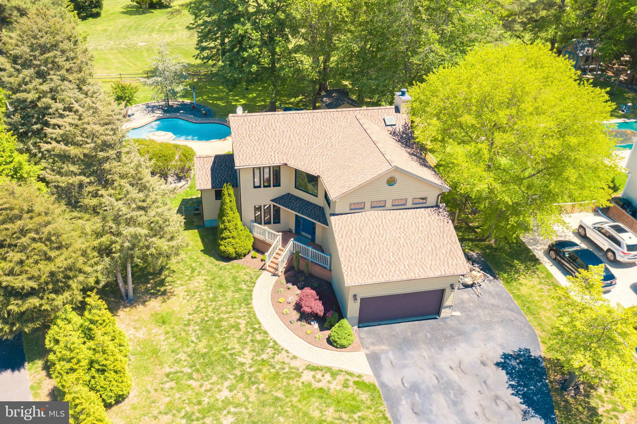 QUEEN ANNE COLONY - Residential