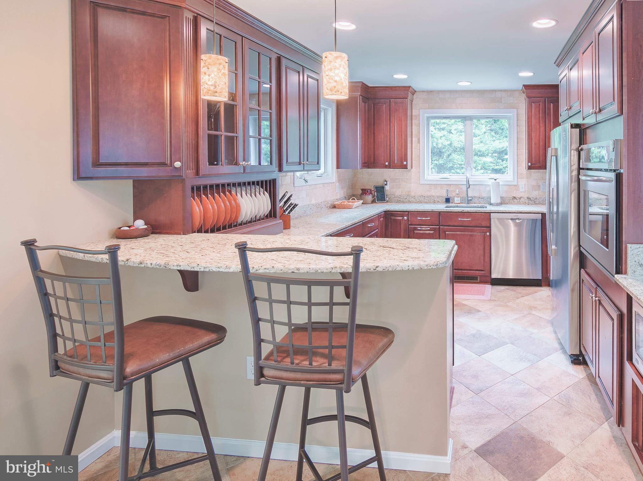 QUEEN ANNE COLONY - Residential