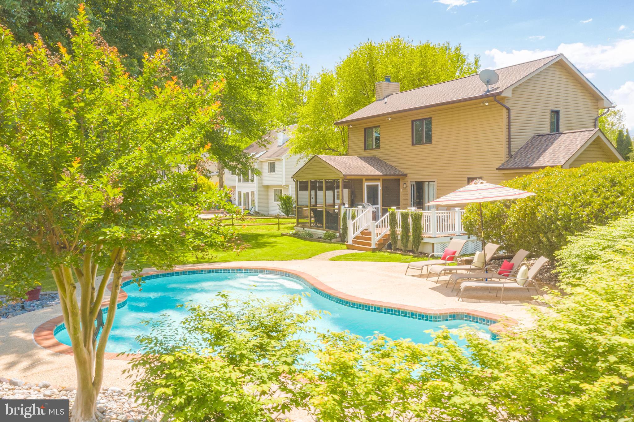 QUEEN ANNE COLONY - Residential