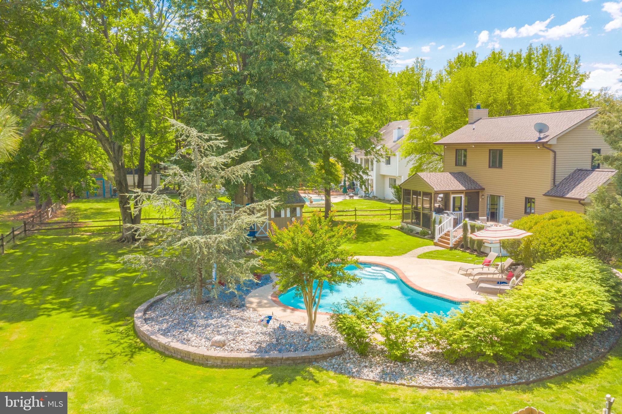 QUEEN ANNE COLONY - Residential