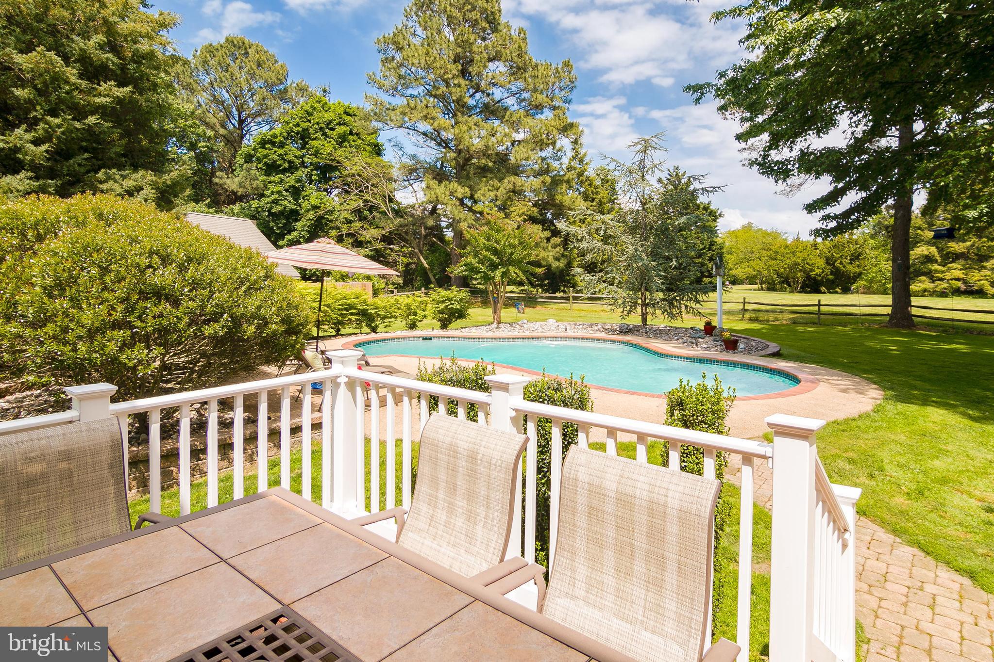 QUEEN ANNE COLONY - Residential