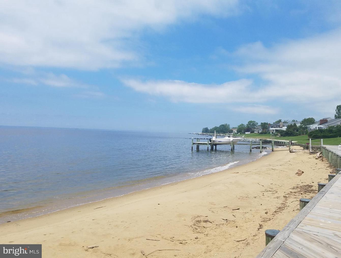 QUEEN ANNE COLONY - Residential