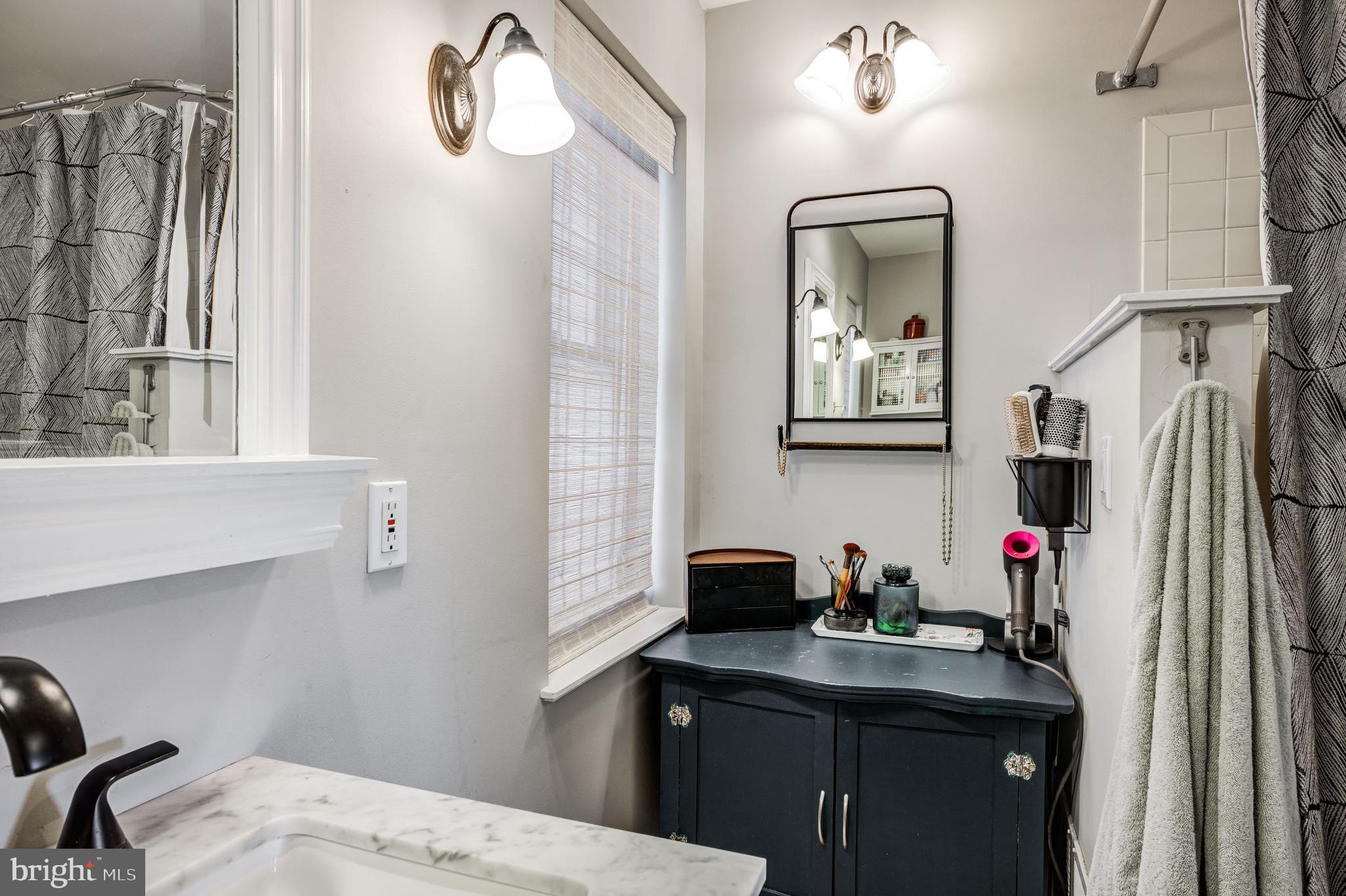 RIVERSIDE - Residential Lease