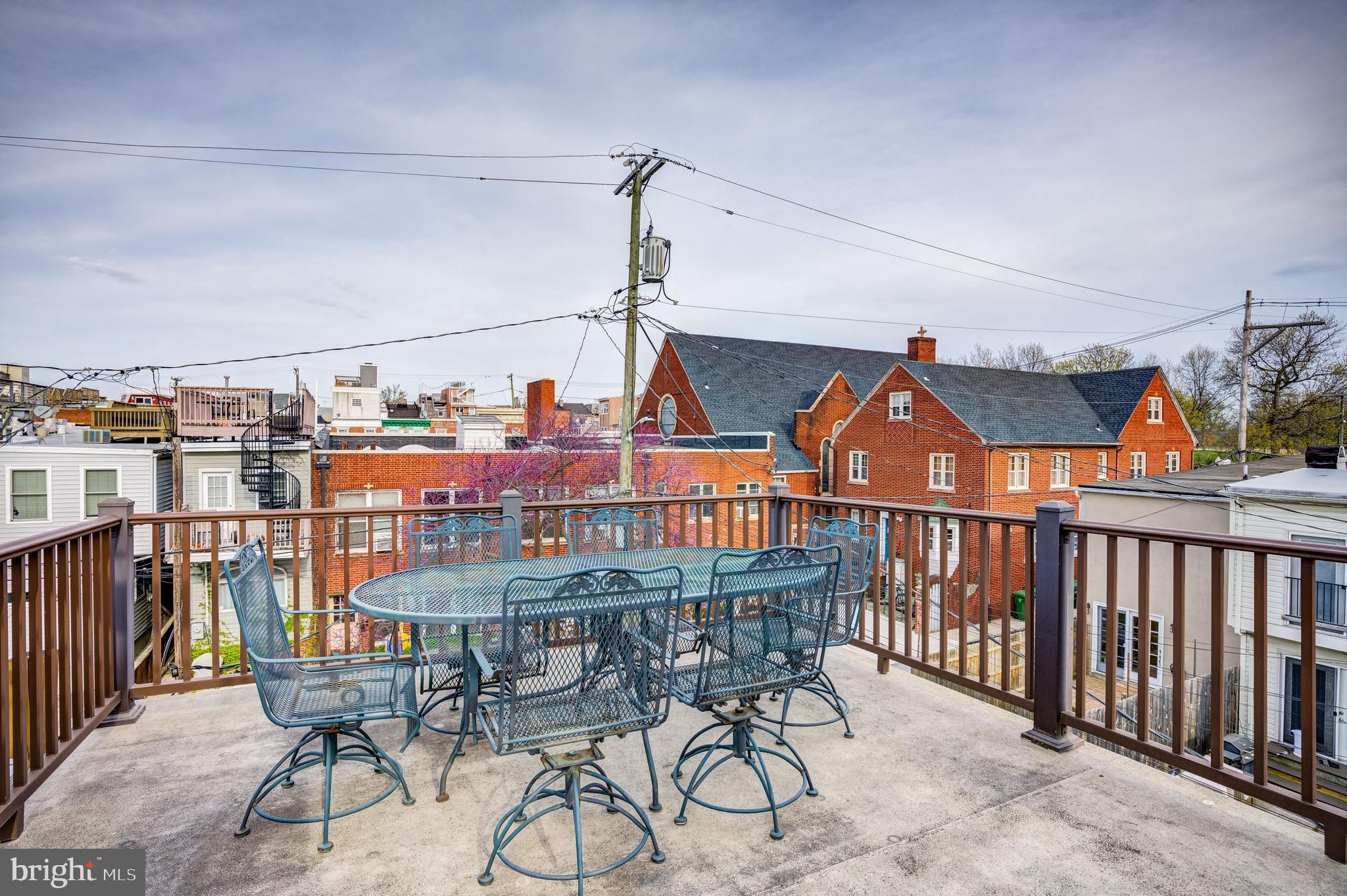 RIVERSIDE - Residential Lease