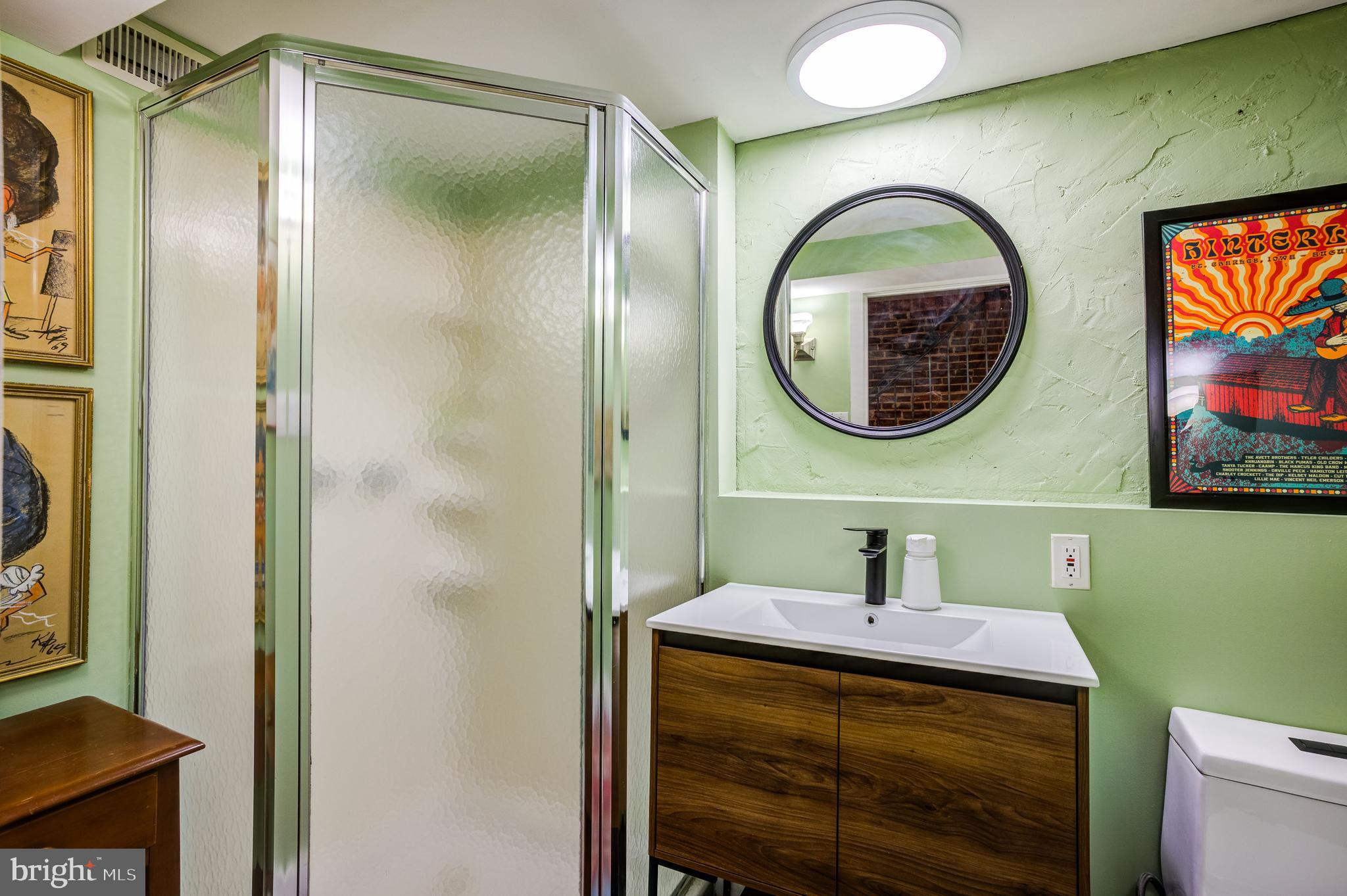 RIVERSIDE - Residential Lease