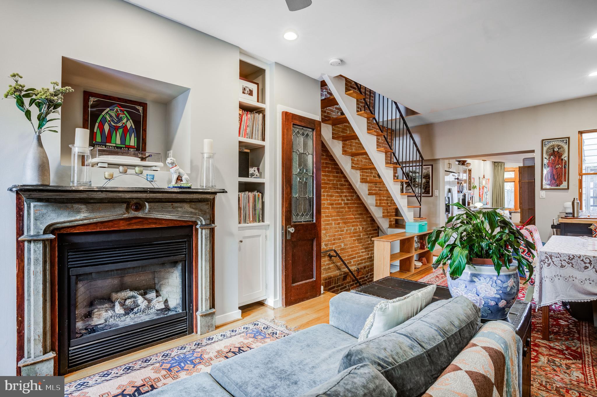 RIVERSIDE - Residential Lease