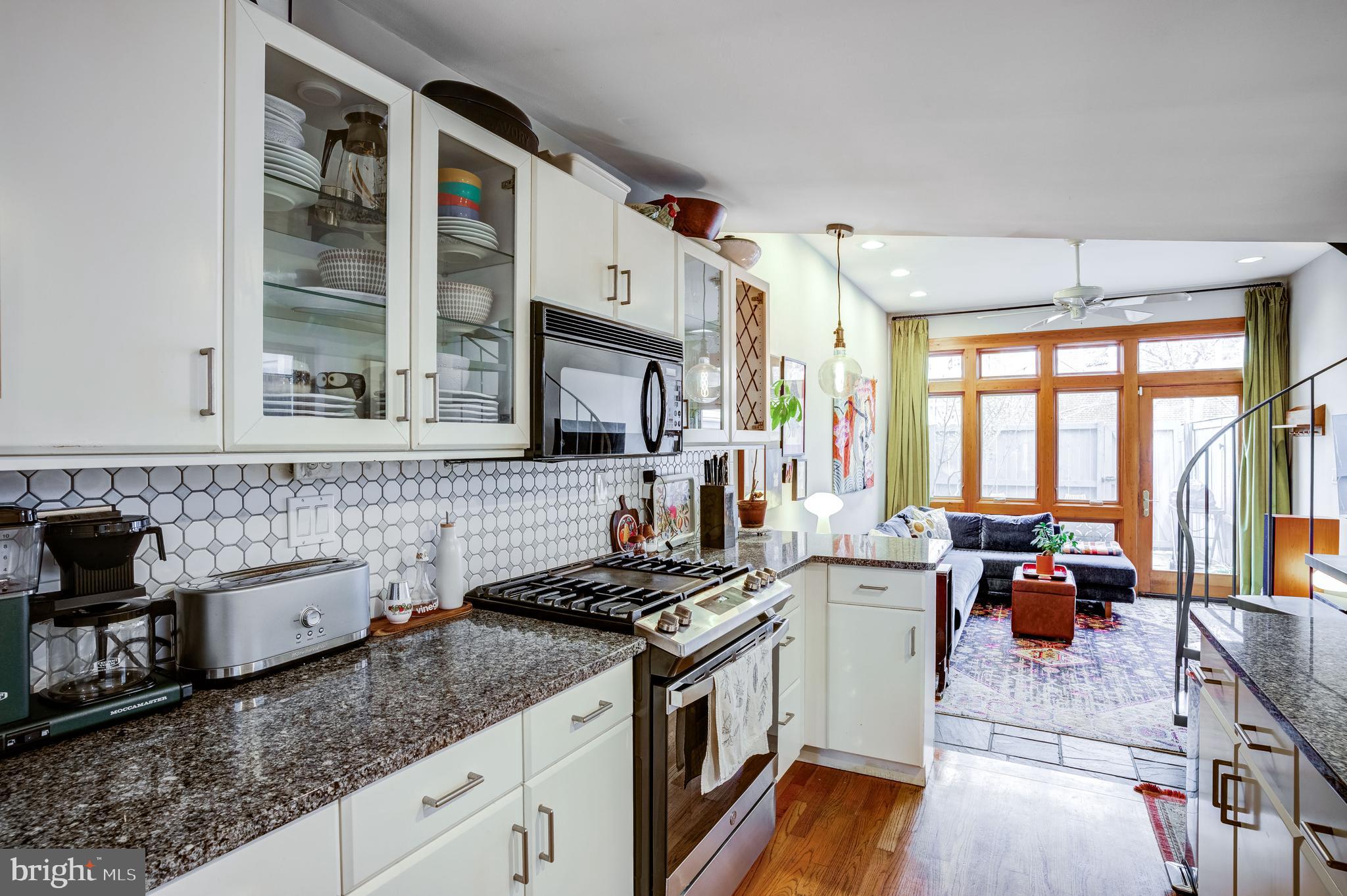 RIVERSIDE - Residential Lease