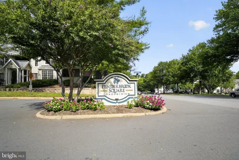 12160 Penderview Lane Unit 1725, Fairfax, VA MLS: VAFX2341344