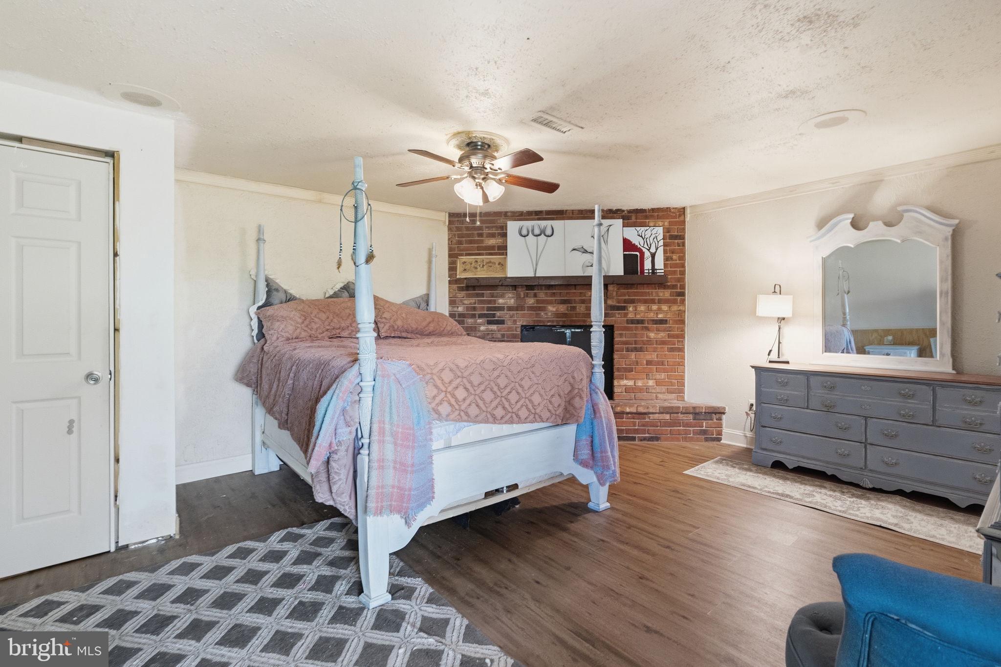 MAPLE HILL - Residential