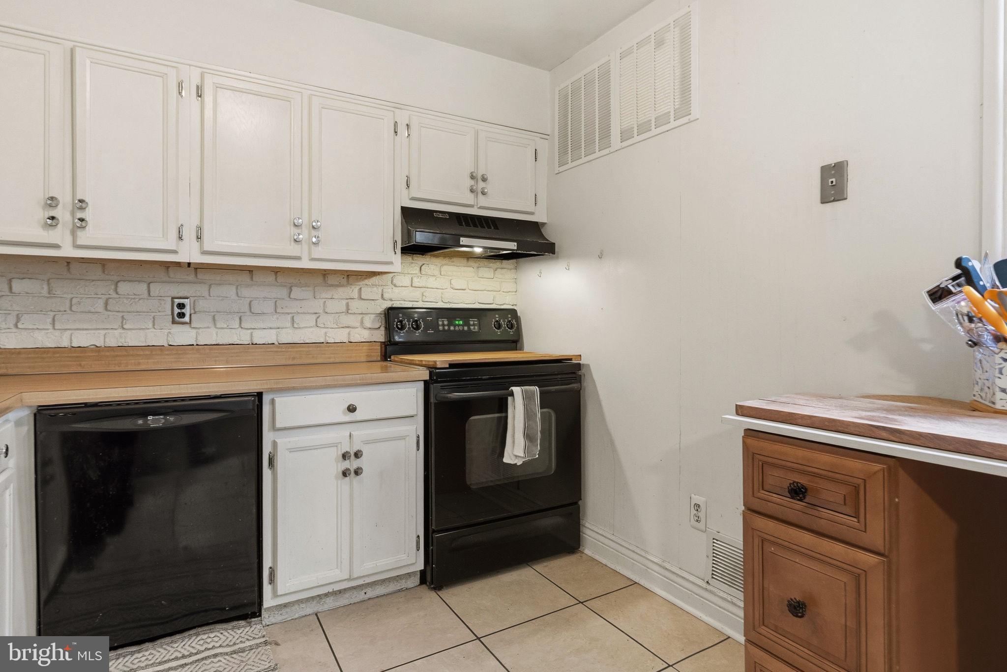 MAPLE HILL - Residential