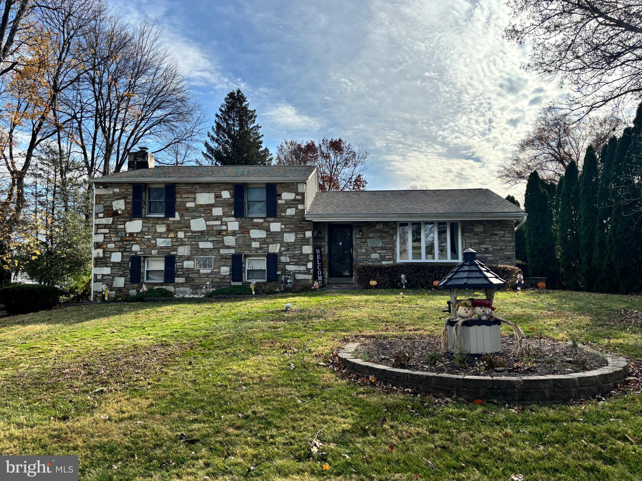 NORTHAMPTON HILLS - Residential