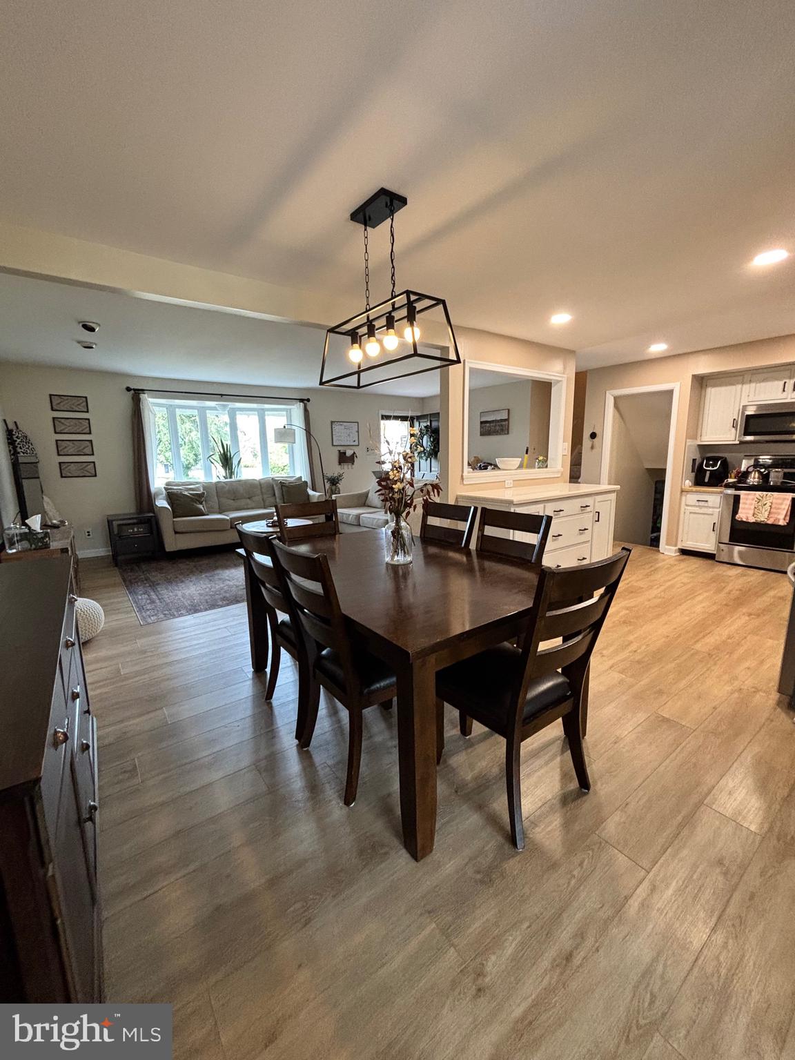 273 HOLLY KNOLL DRIVE