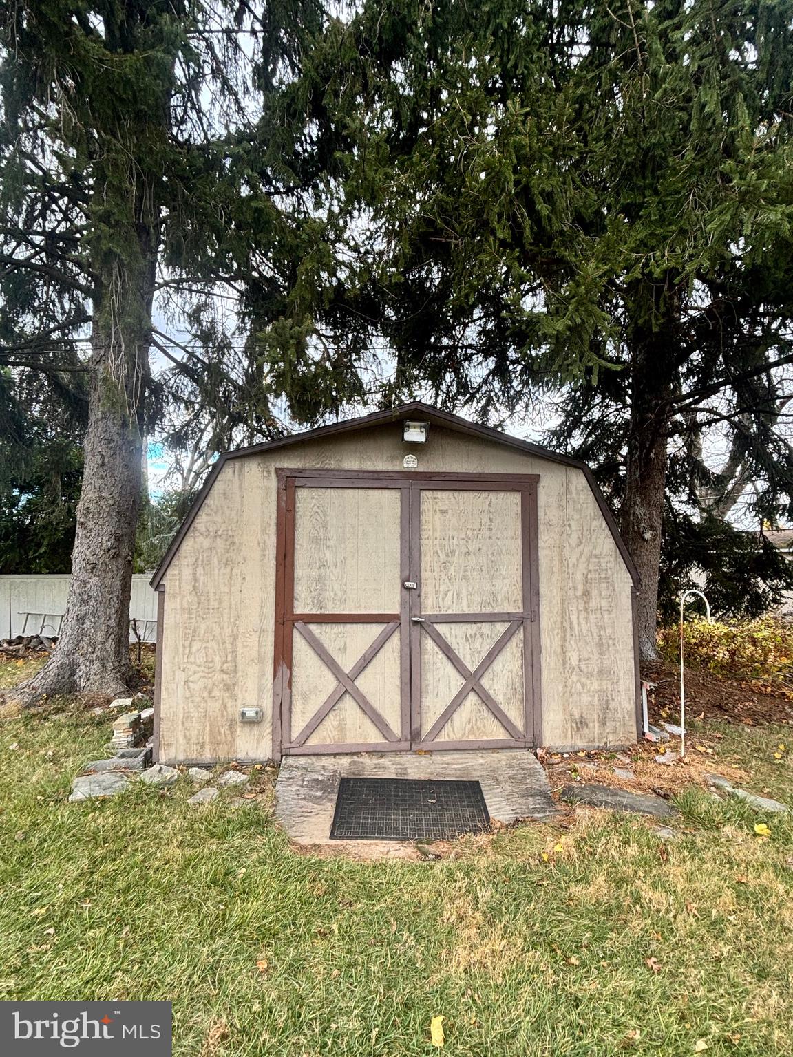 NORTHAMPTON HILLS - Residential