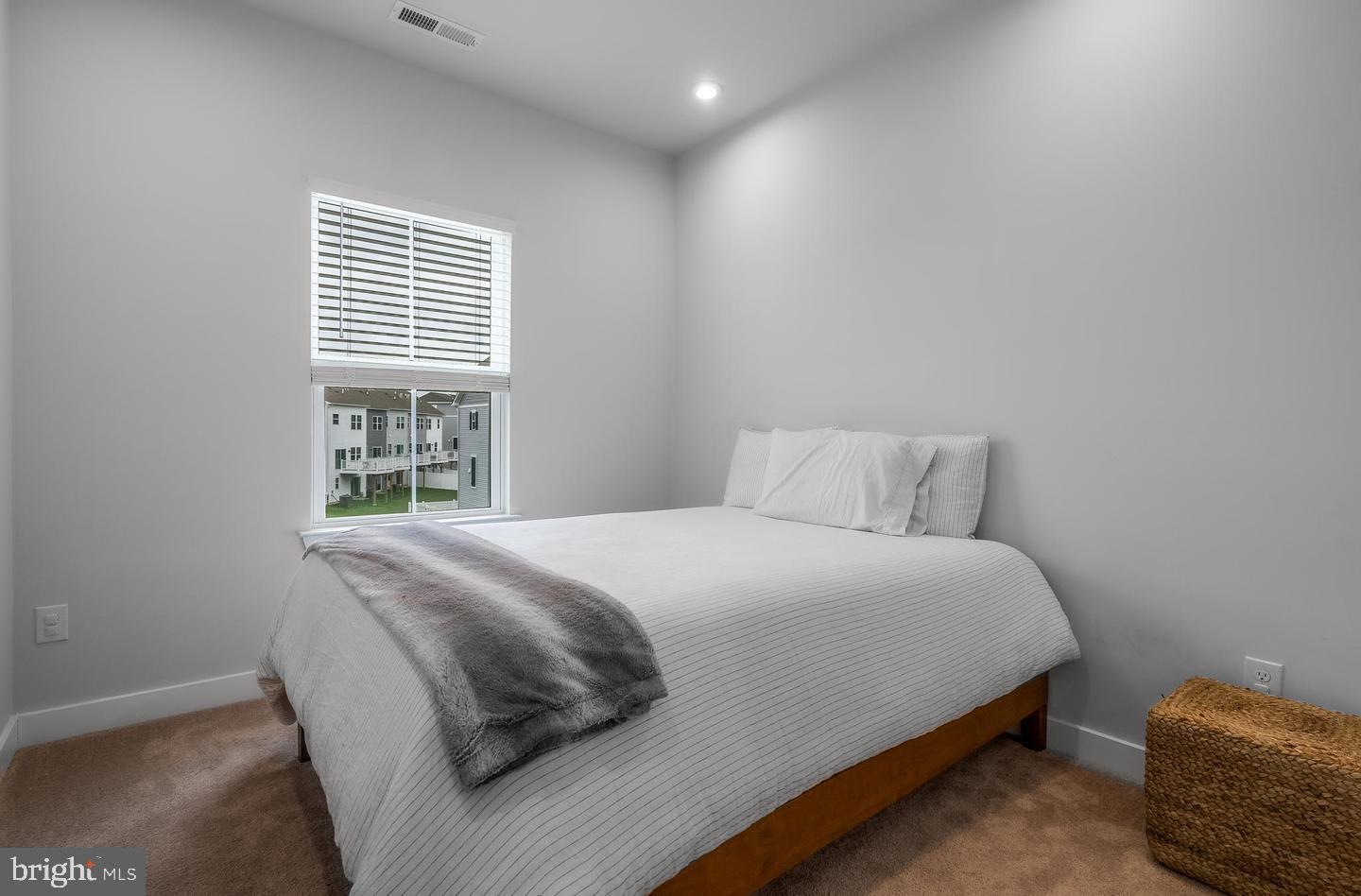 THE TOWNES AT HADDON POINT - Residential Lease