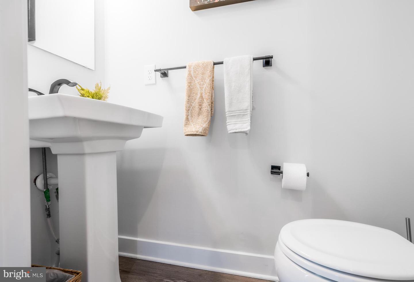 THE TOWNES AT HADDON POINT - Residential Lease