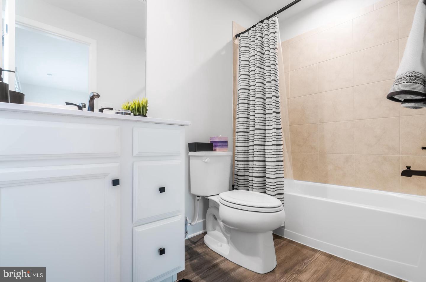 THE TOWNES AT HADDON POINT - Residential Lease