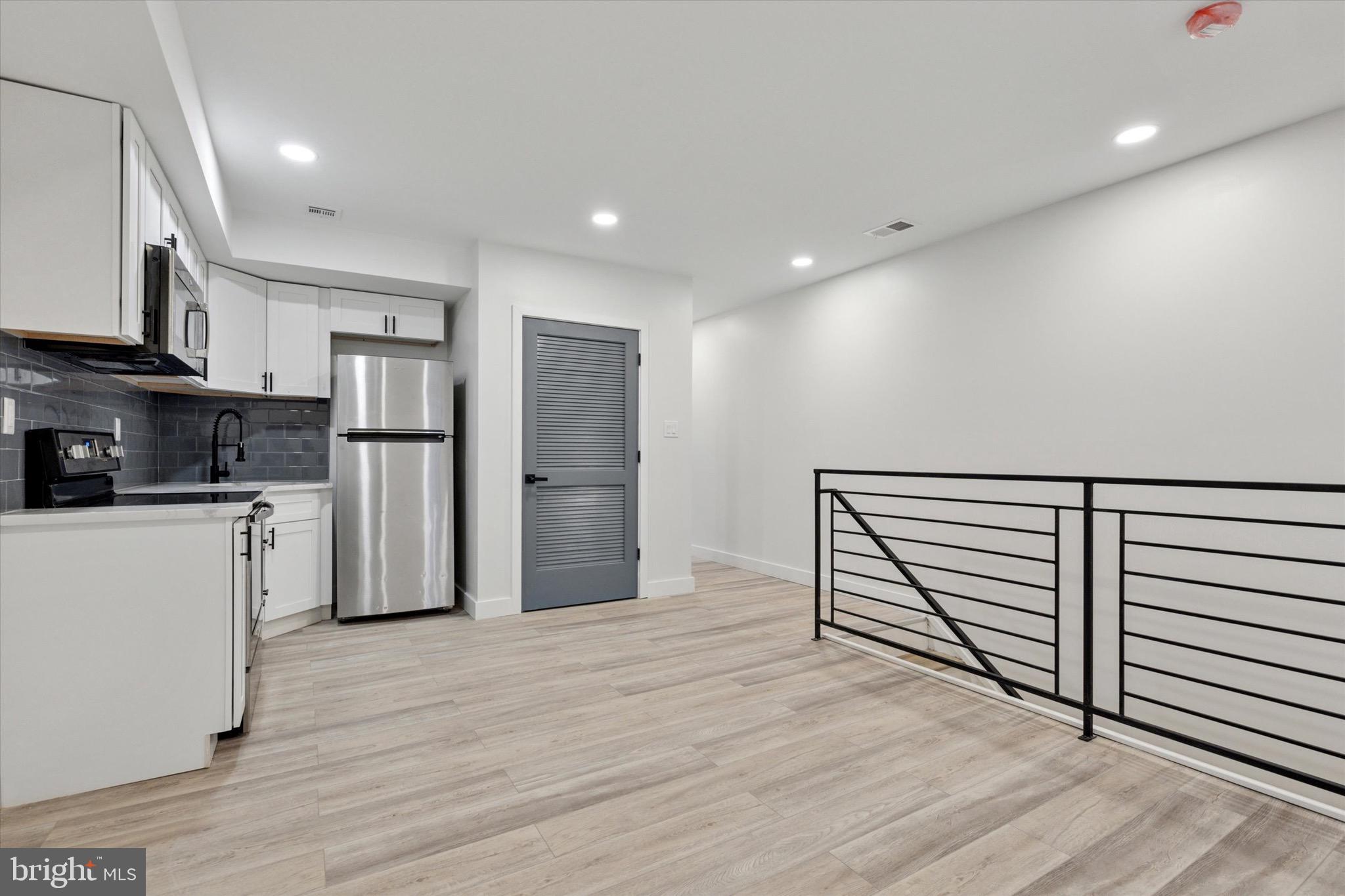 HUNTING PARK - Residential Lease