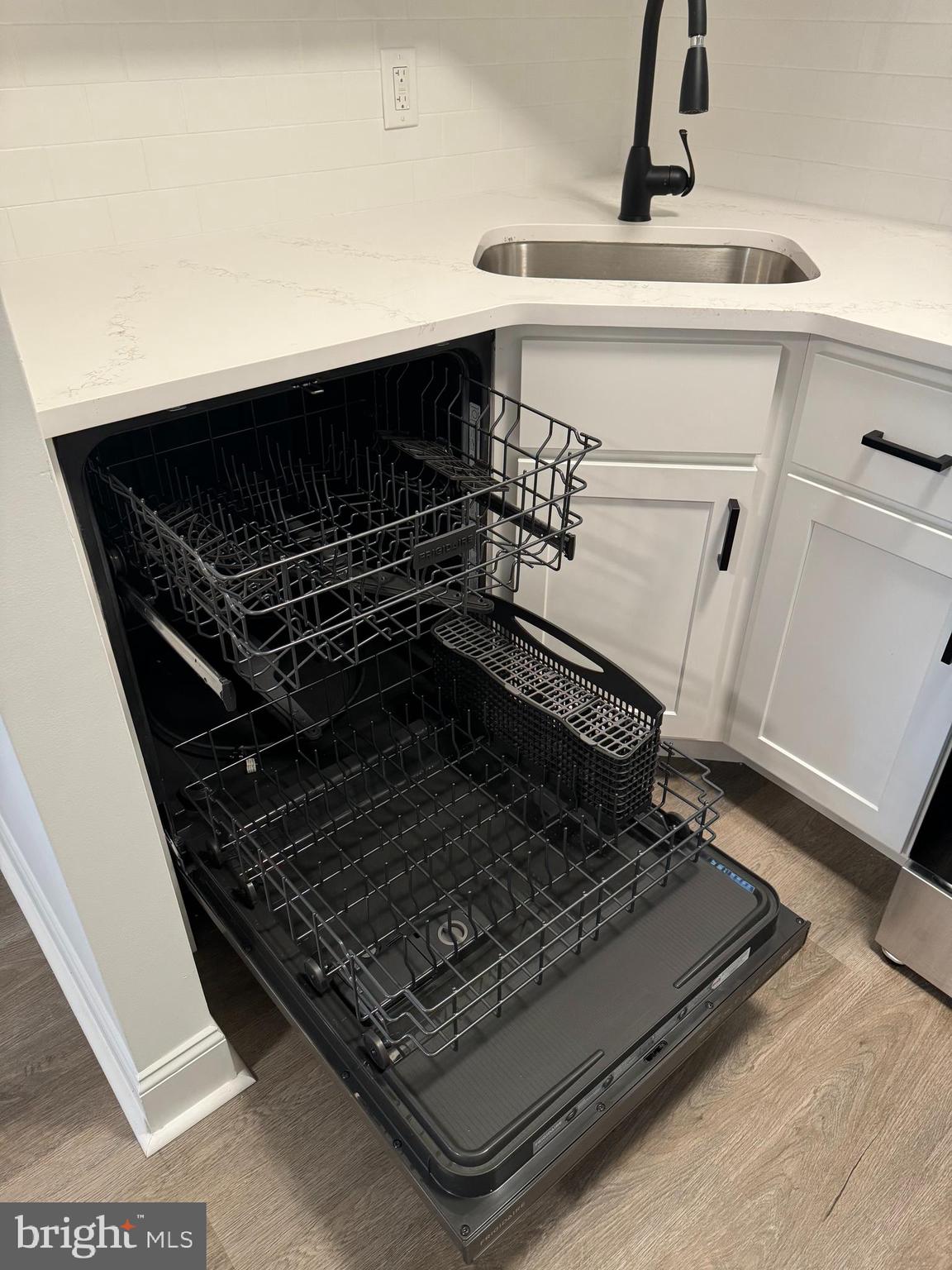 WILLOW GROVE - Residential Lease