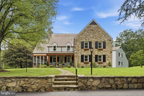 Photo of 3204 Mountain Road, HAYMARKET, VA 20169 (MLS # VAPW2129390)