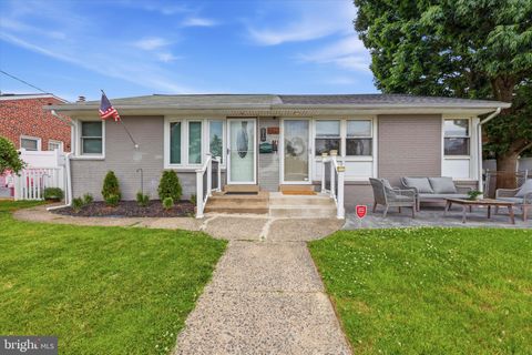 Photo of 514 Edgewood Avenue, FOLSOM, PA 19033 (MLS # PADE2116870)