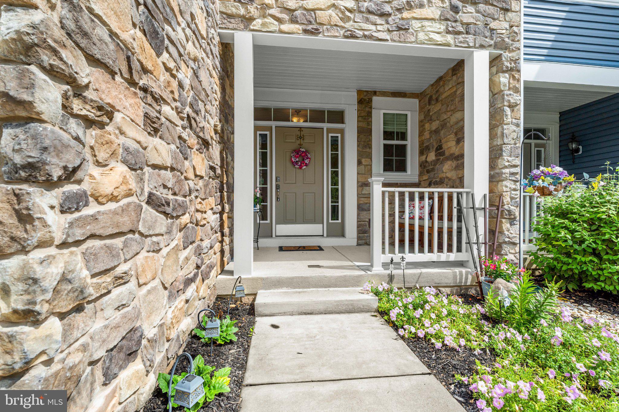 206 GROVE VIEW DRIVE