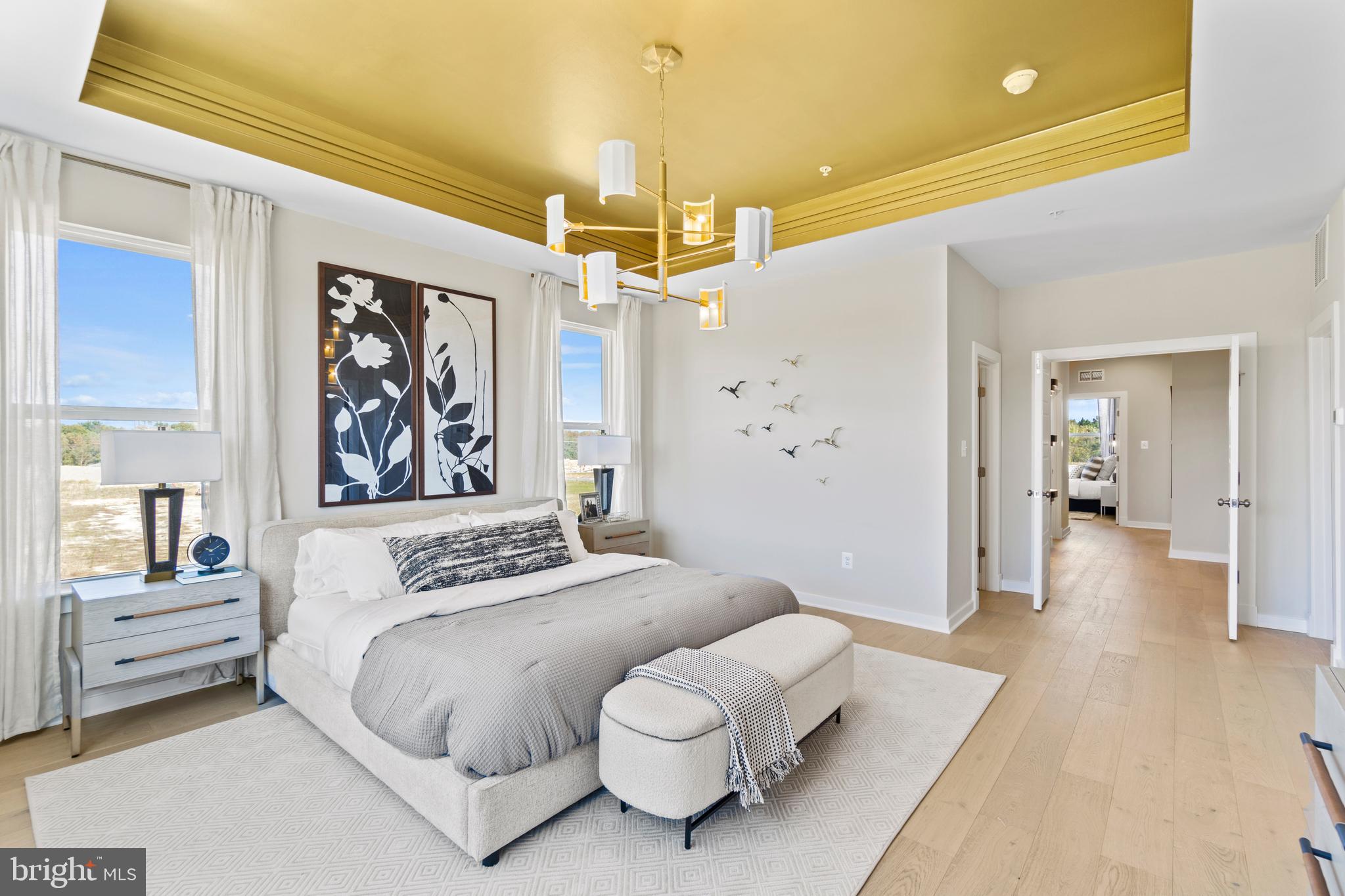 SOUTH LAKE - Residential