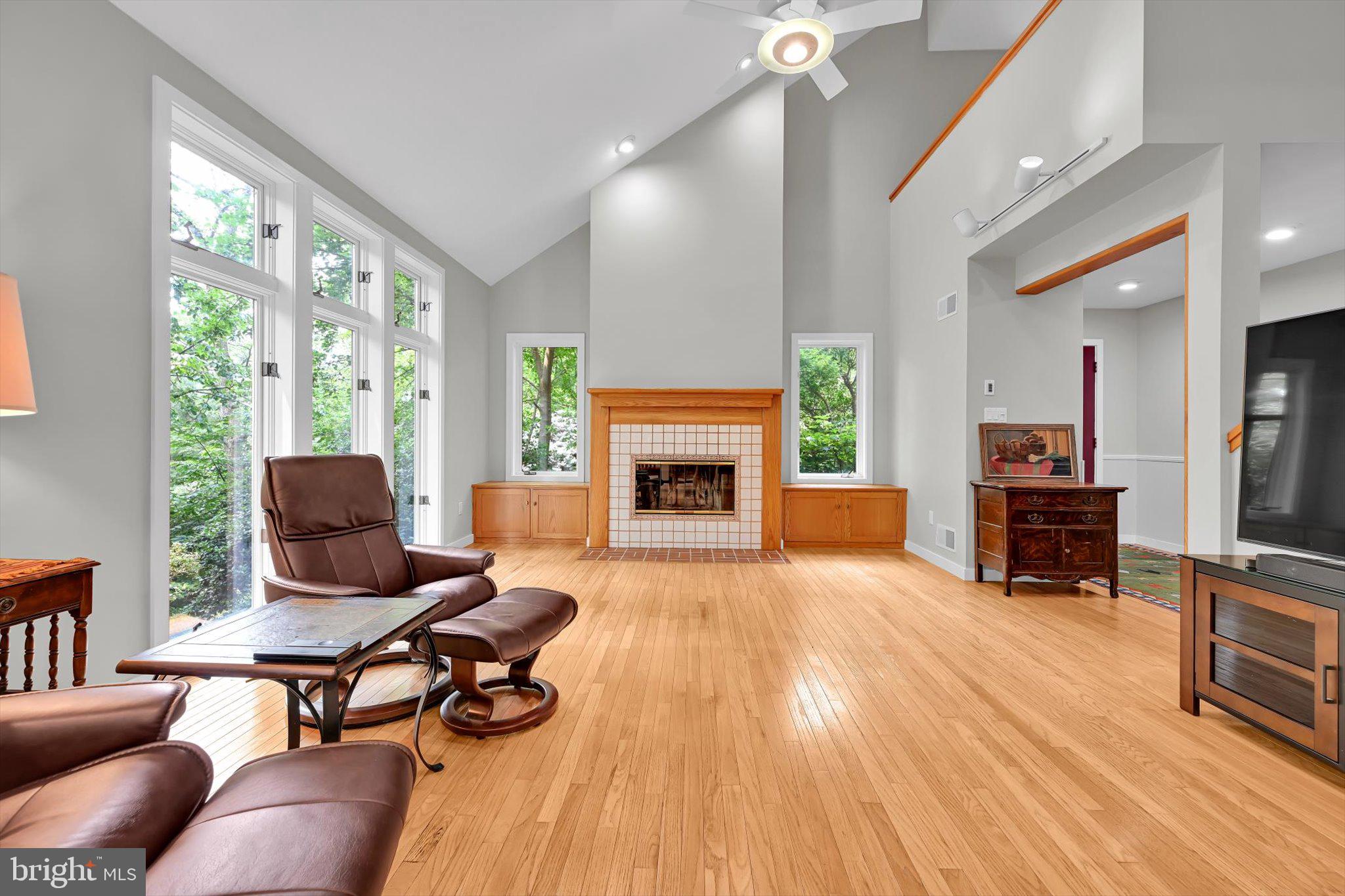251 POPLAR LANE