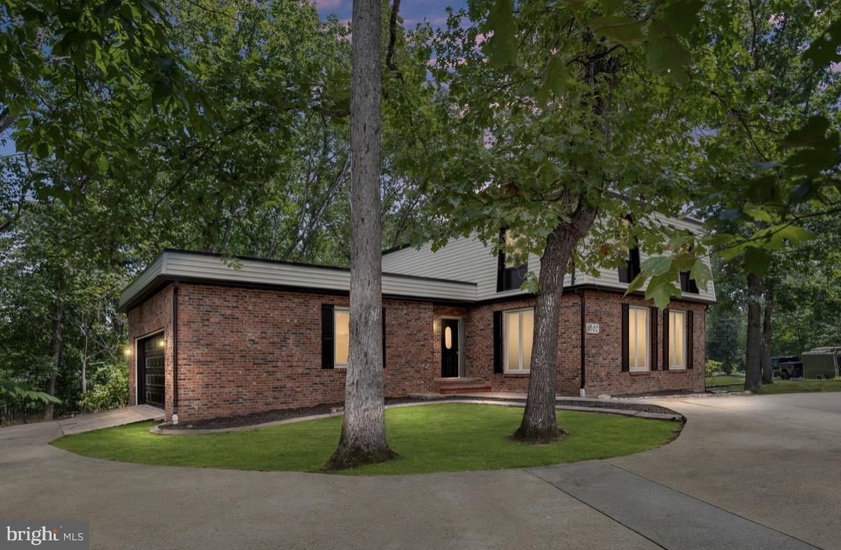 1002 ISABELLA DRIVE