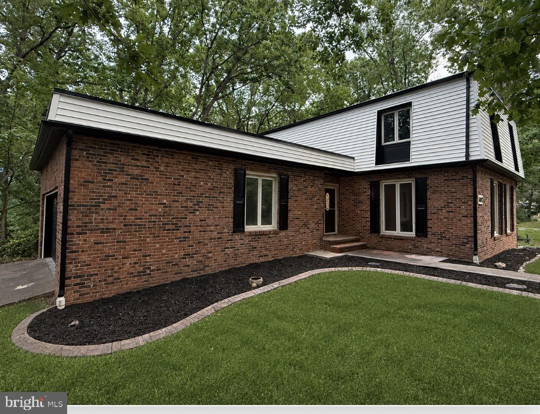 1002 ISABELLA DRIVE