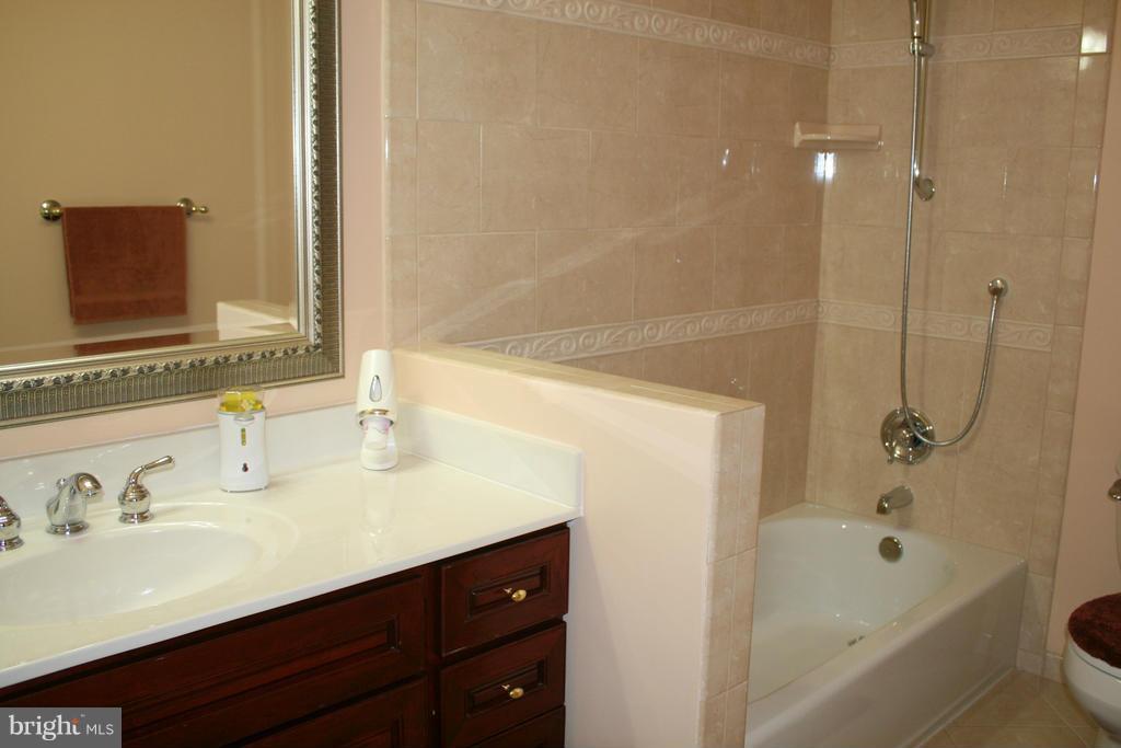 HICKORY GROVE - Residential