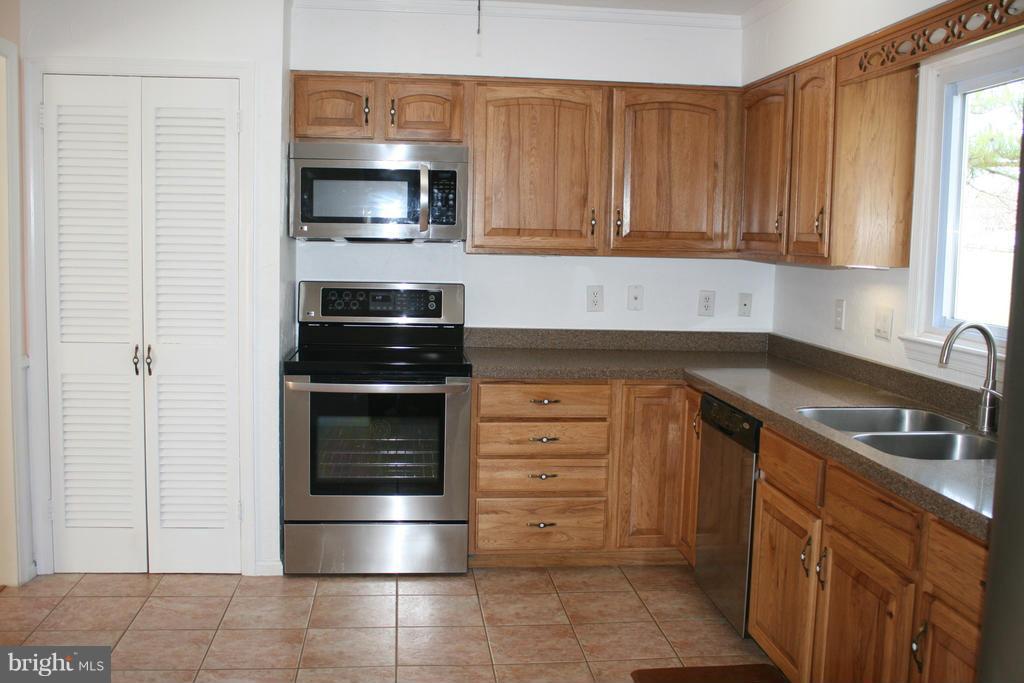 HICKORY GROVE - Residential