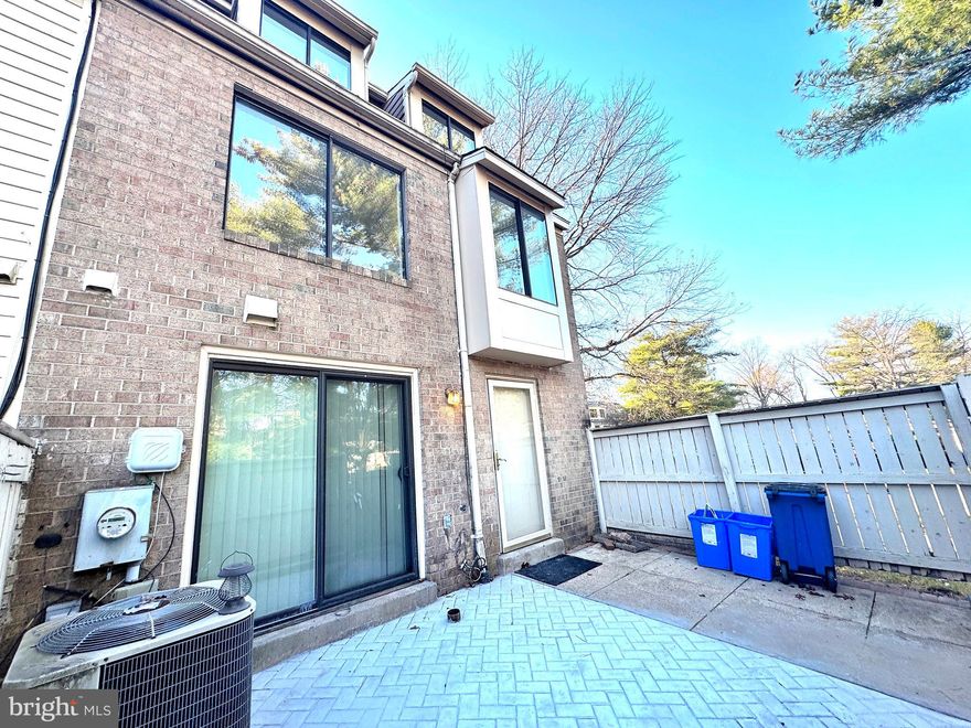 This fully move-in ready end-unit 3-level townhouse features 3 bedrooms, 2.5 bathrooms, and fresh new paint throughout. The main level offers a spacious living room, dining area, open-concept kitchen, a convenient half bath, and in-unit washer and dryer. Upstairs, the second level includes two bedrooms and one full bathroom, while the third level is dedicated to a large master suite with its own private full bath. Enjoy outdoor space with a front patio and fully fenced yard, plus two parking spaces (one assigned and one guest). This is a non-smoking, no-pets property where tenants are responsible for all utilities and must obtain renters insurance for the duration of the lease. Minimum 12-month lease required; all applicants over 18 must apply through RentSpree and have good credit (650+ score). Prime location and shown by appointment only.