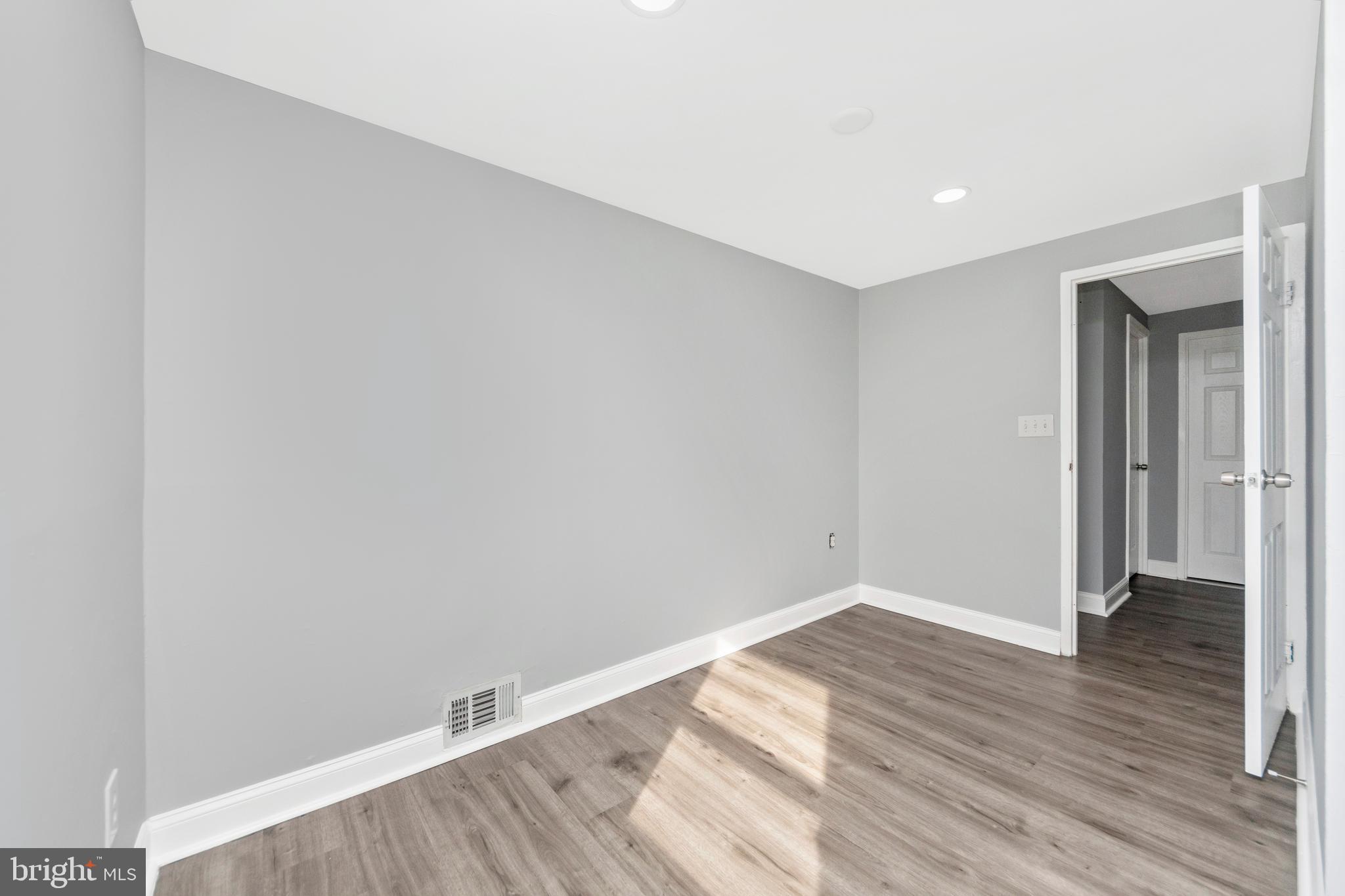 PALMER PARK - Residential Lease