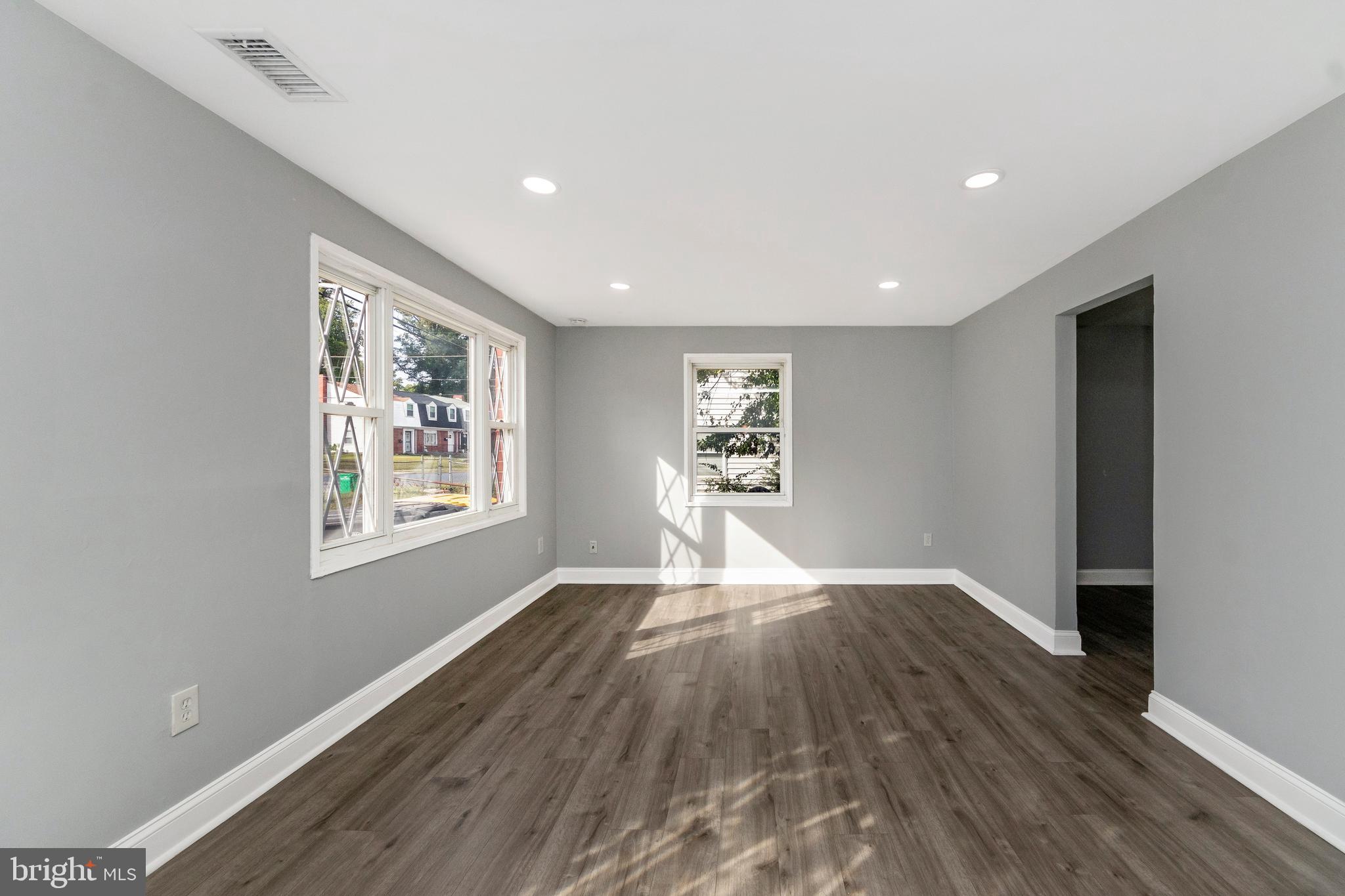 PALMER PARK - Residential Lease