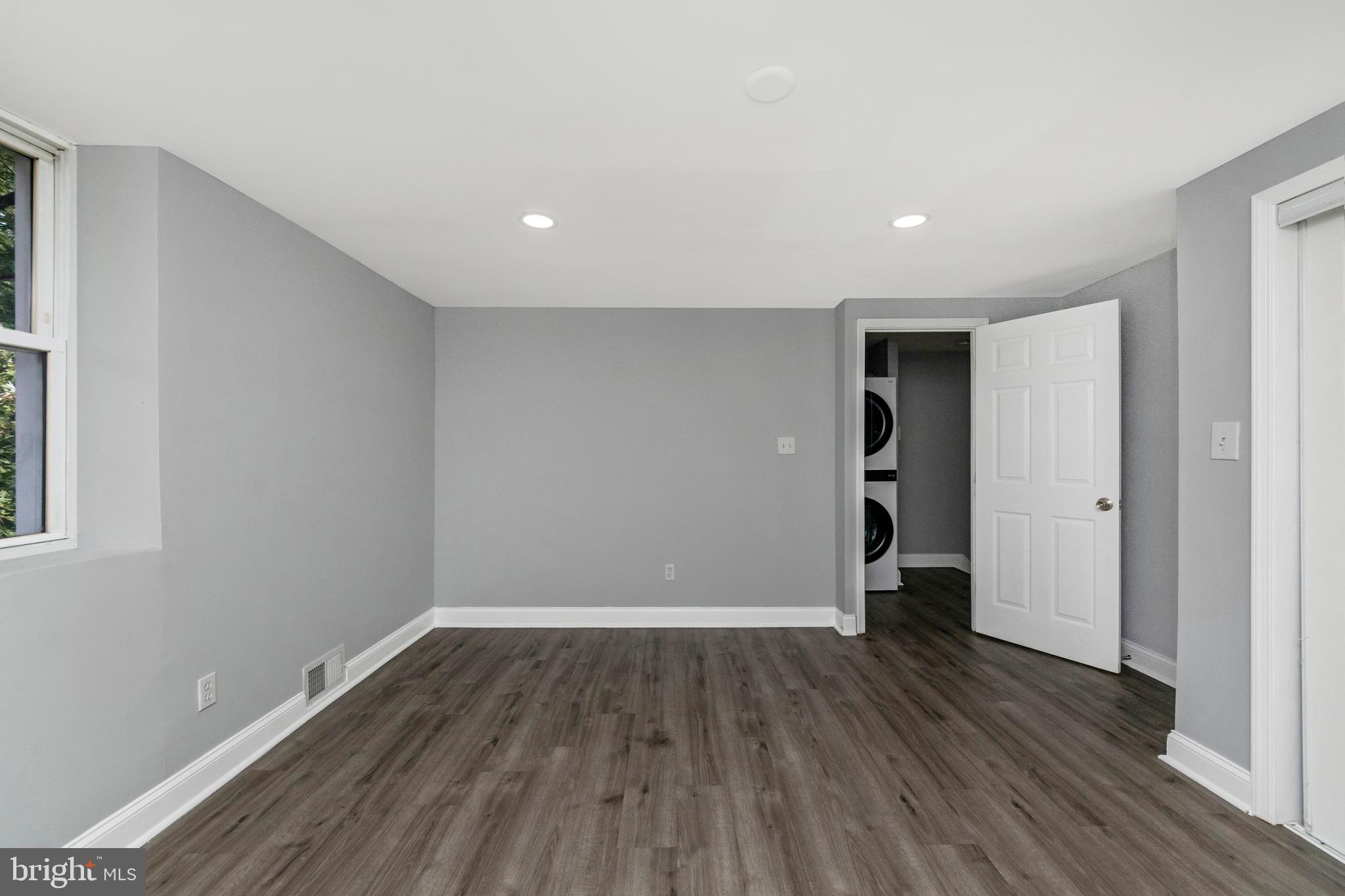 PALMER PARK - Residential Lease