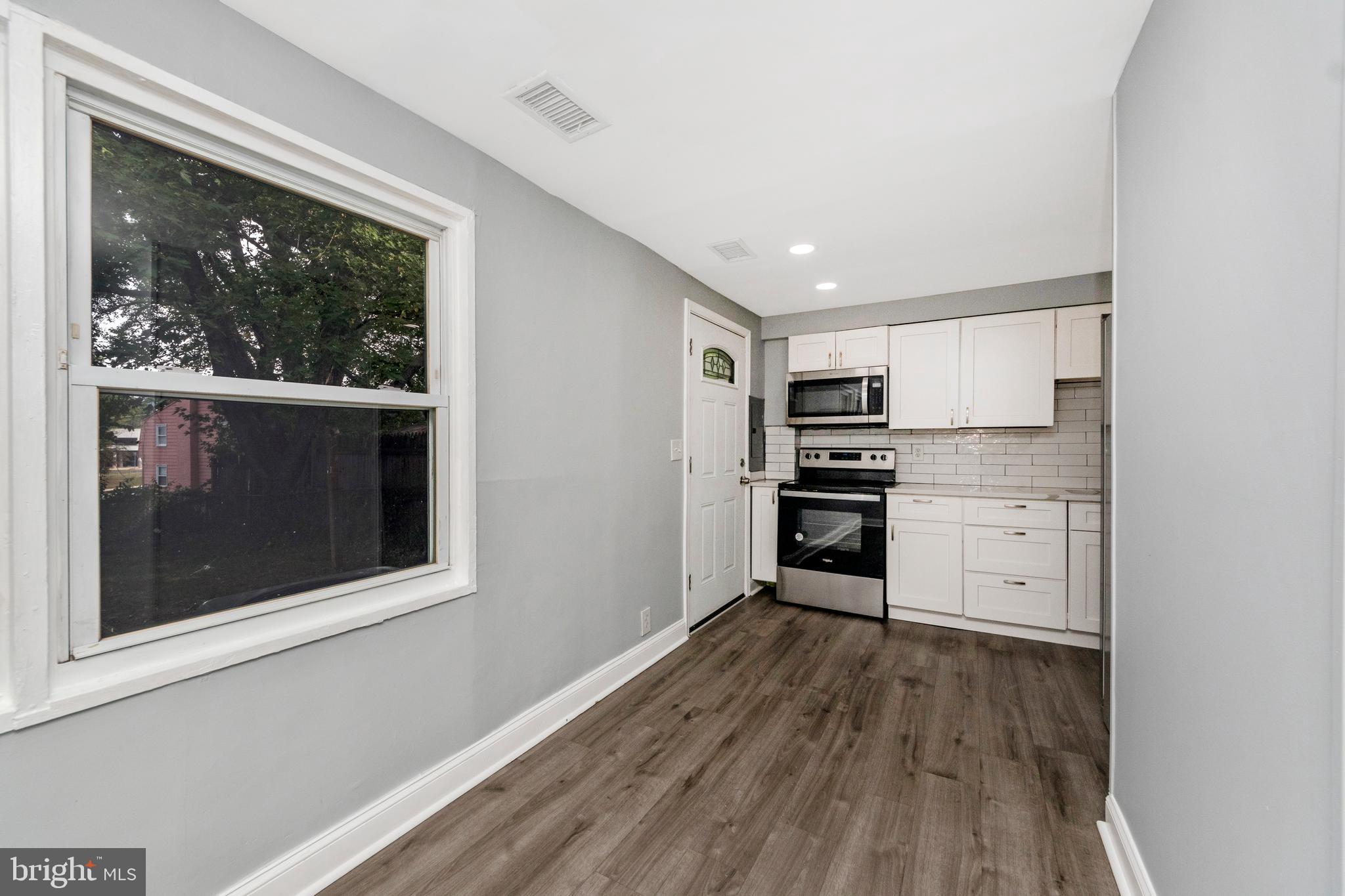 PALMER PARK - Residential Lease