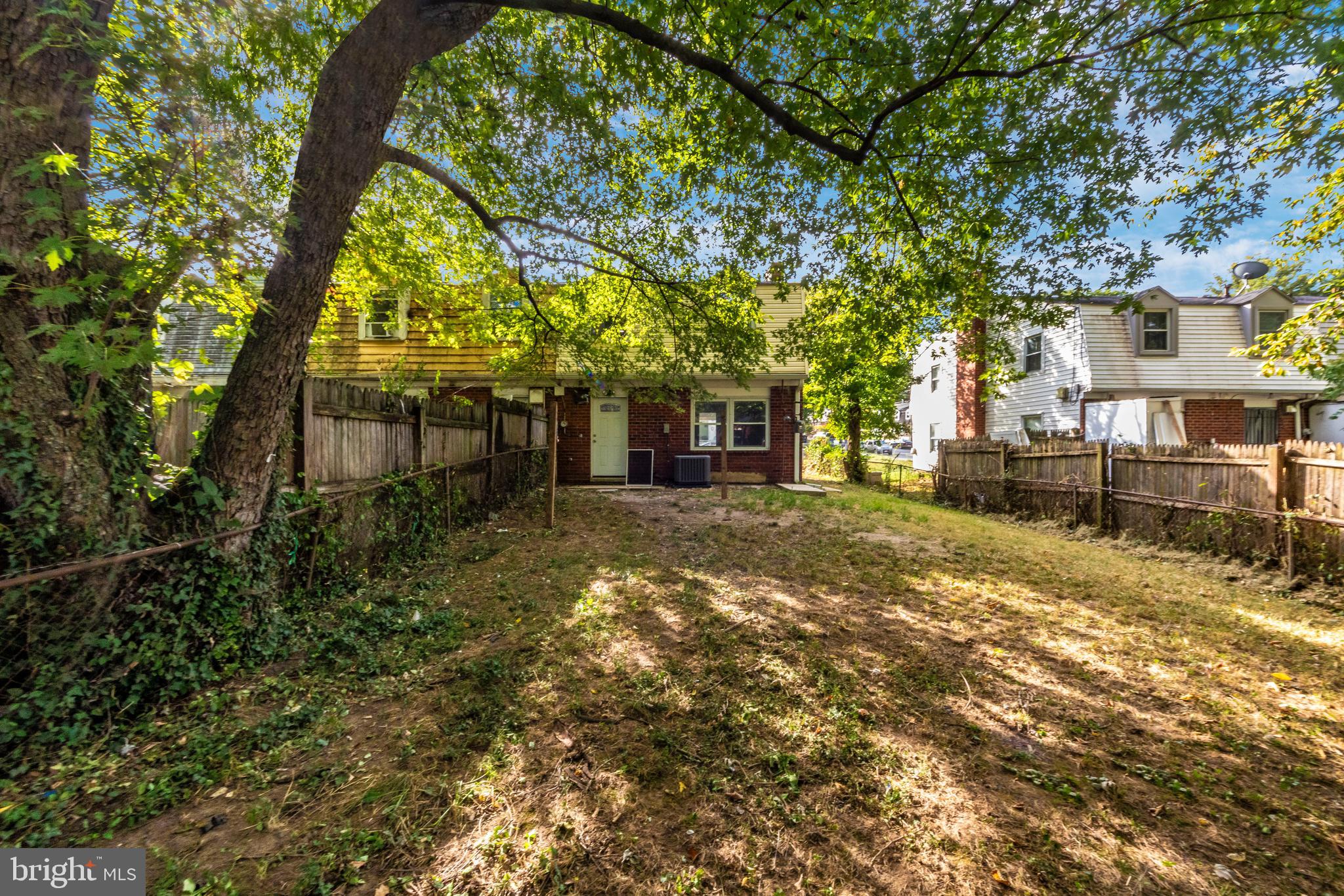 PALMER PARK - Residential Lease