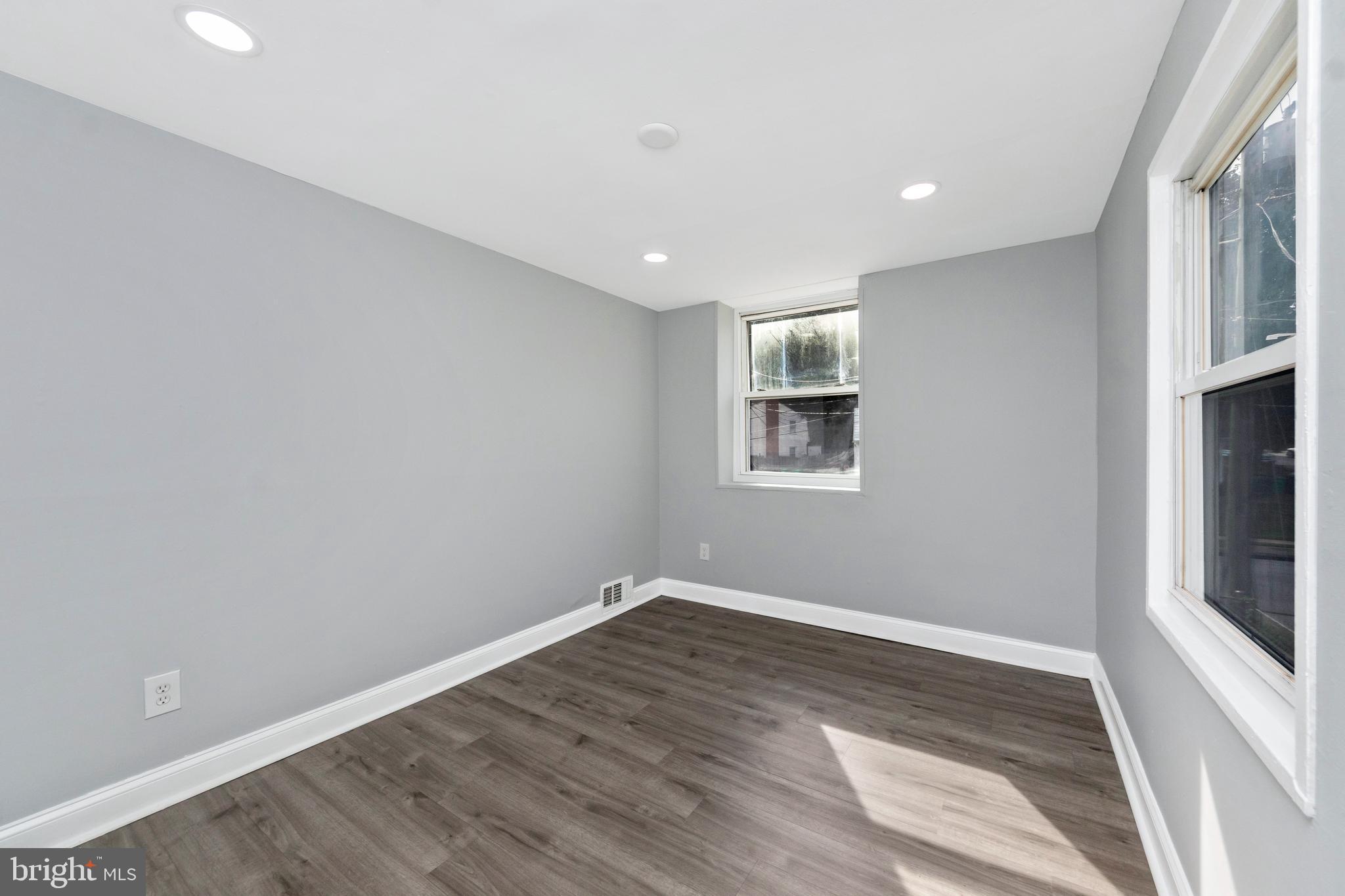 PALMER PARK - Residential Lease