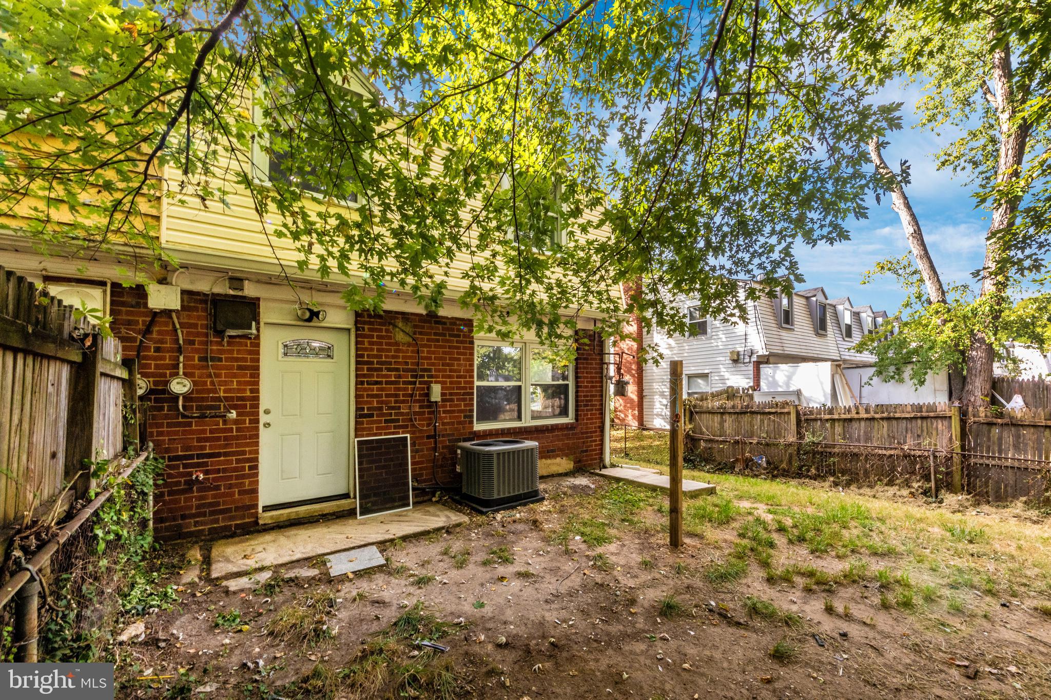 PALMER PARK - Residential Lease