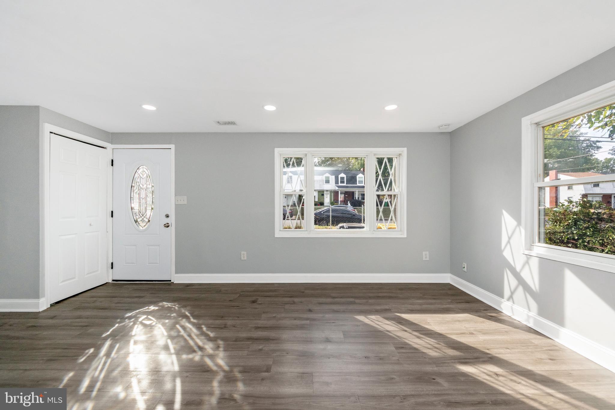 PALMER PARK - Residential Lease