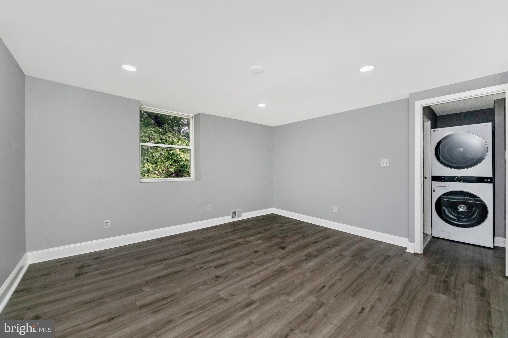 PALMER PARK - Residential Lease