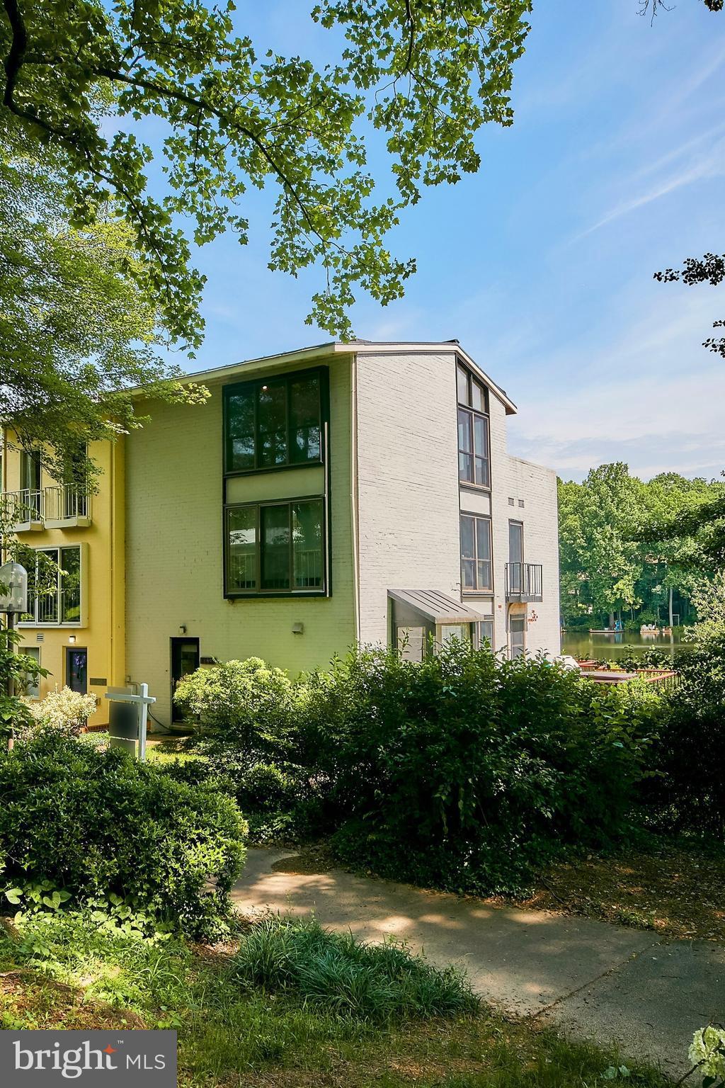 RESTON - Residential