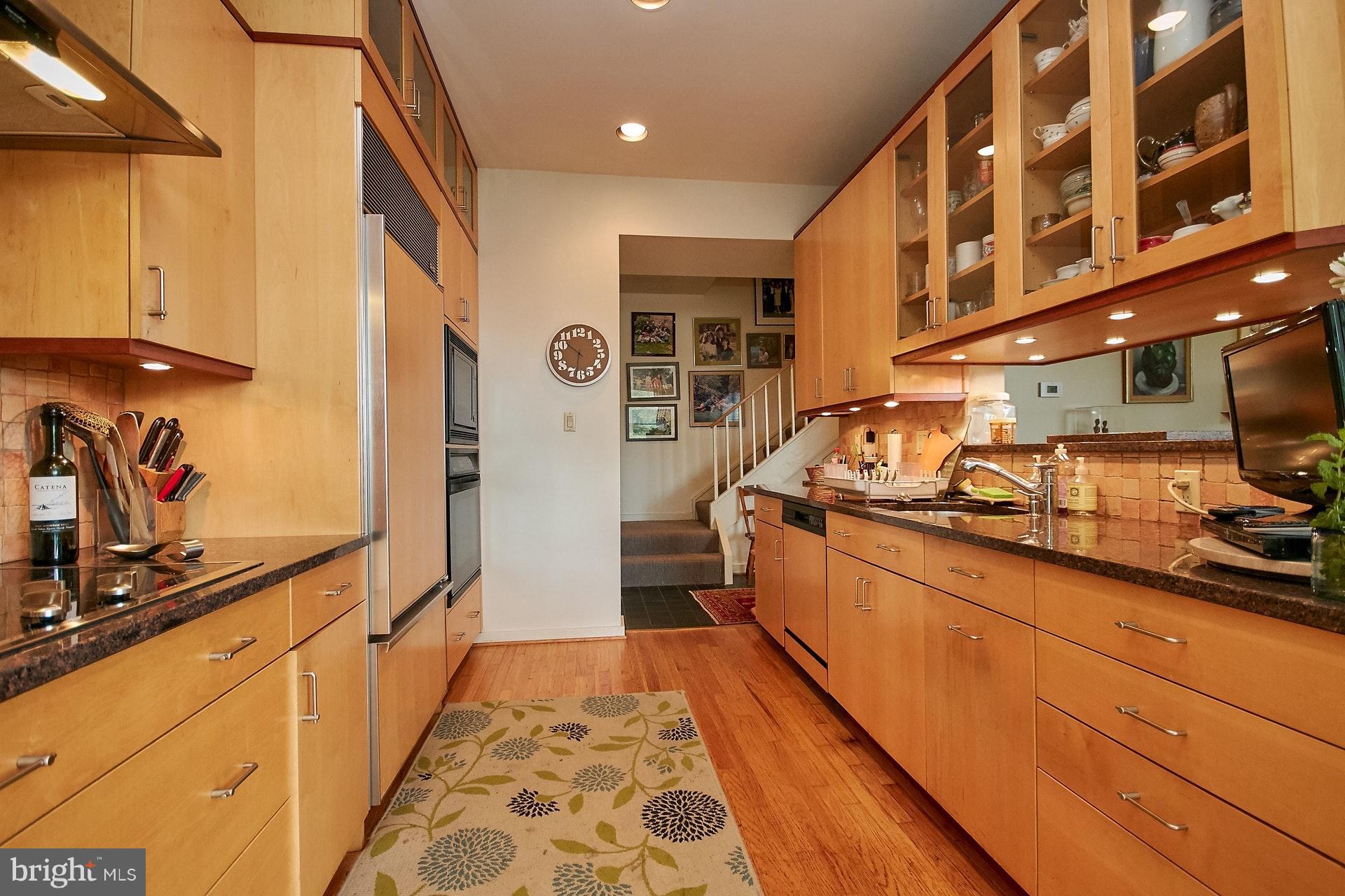 RESTON - Residential