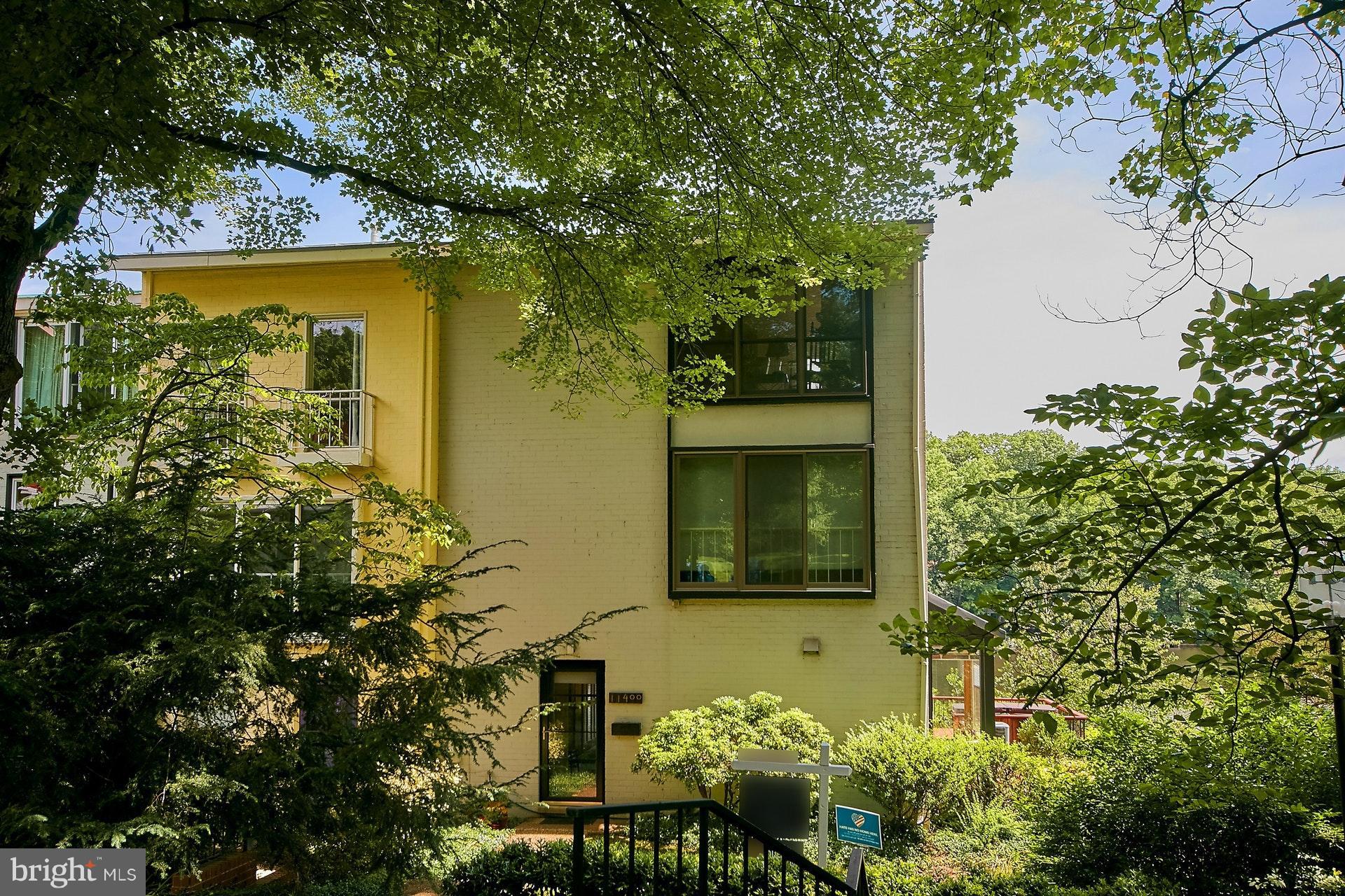 RESTON - Residential