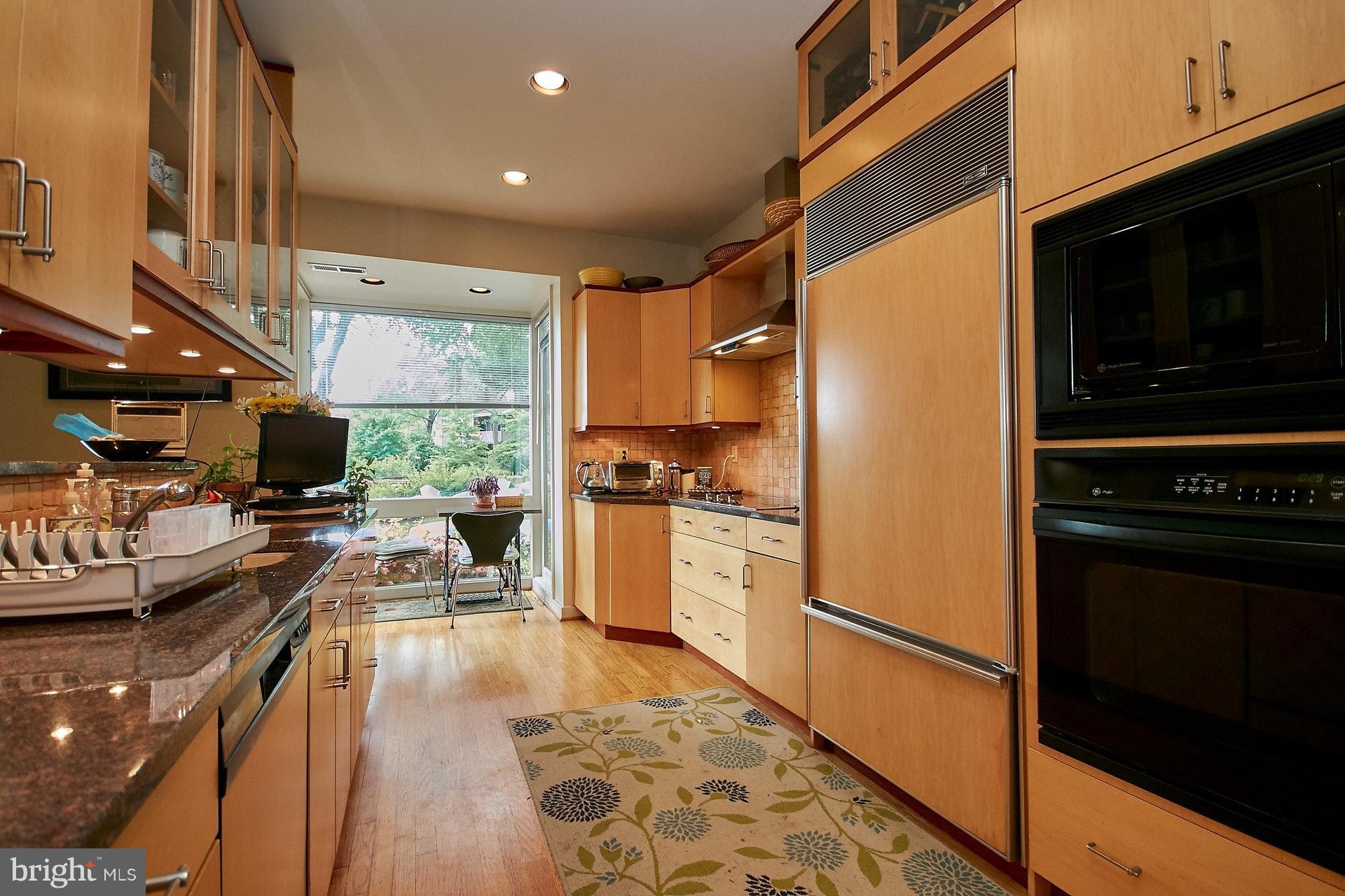 RESTON - Residential