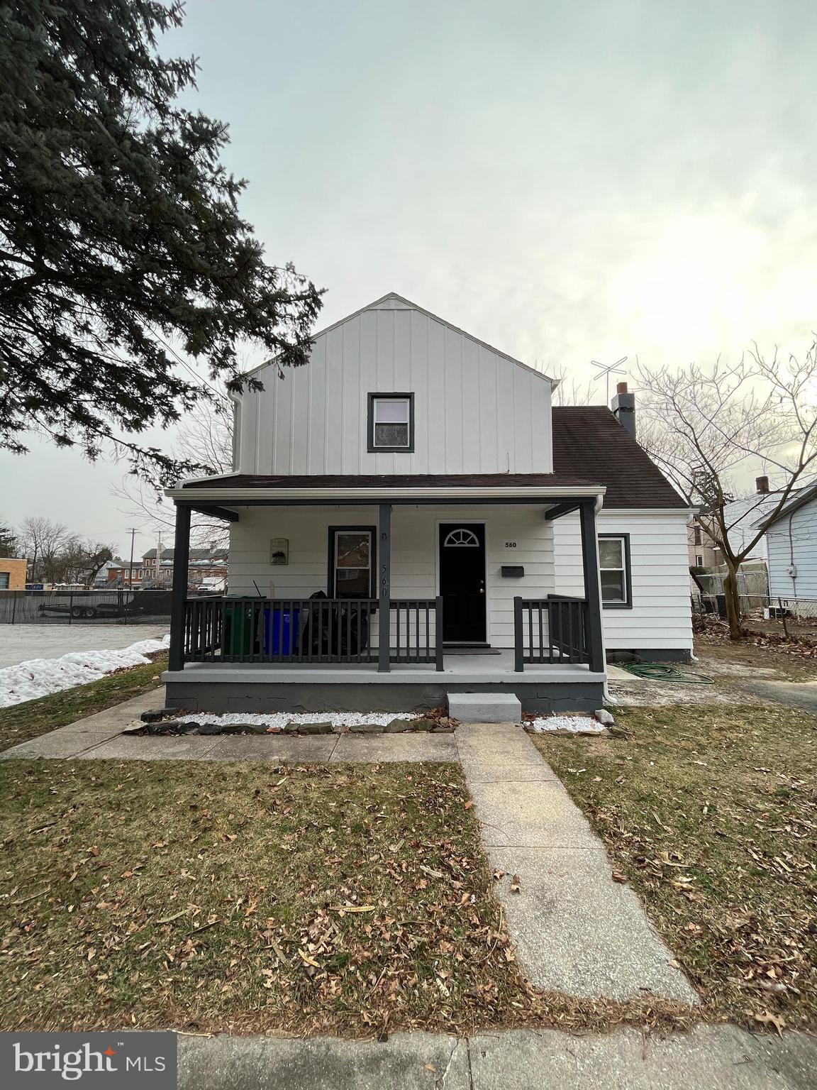 560 W NORTH STREET
