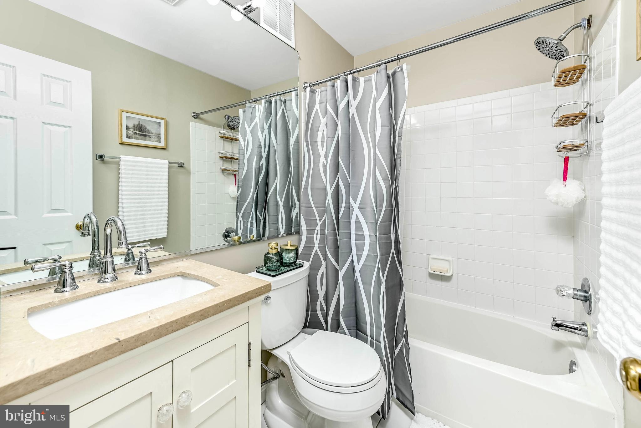 VINTAGE PLACE - Residential