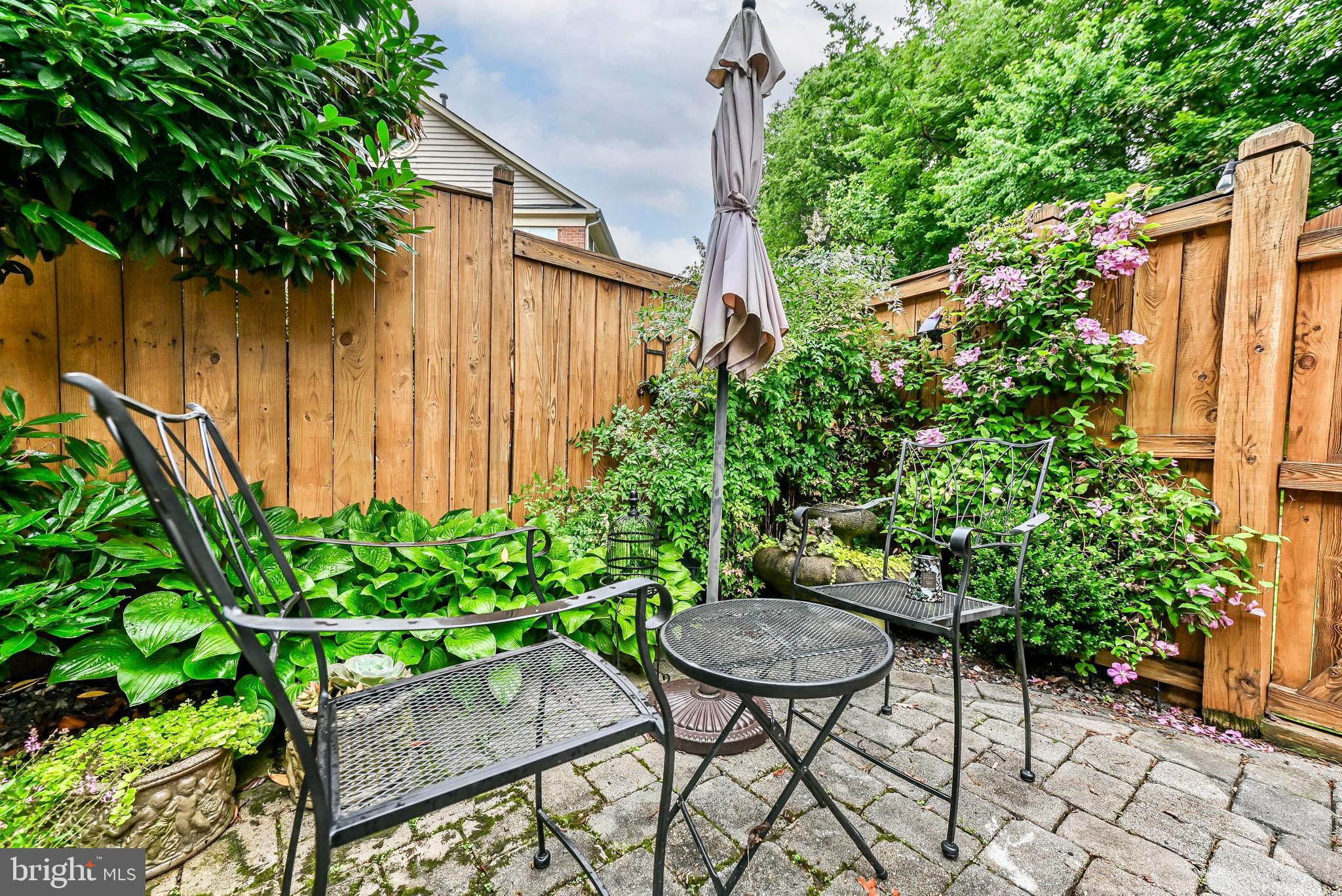 VINTAGE PLACE - Residential