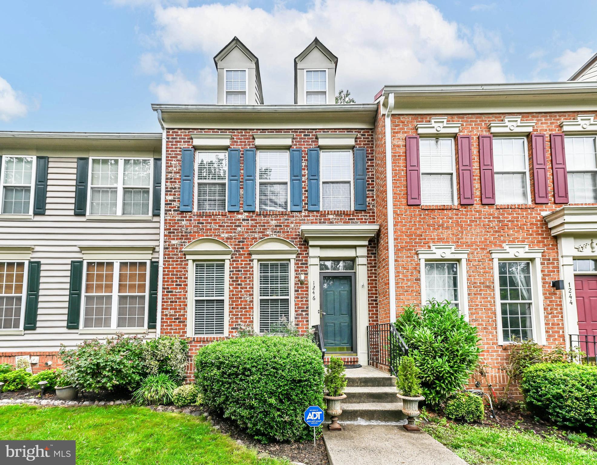 VINTAGE PLACE - Residential